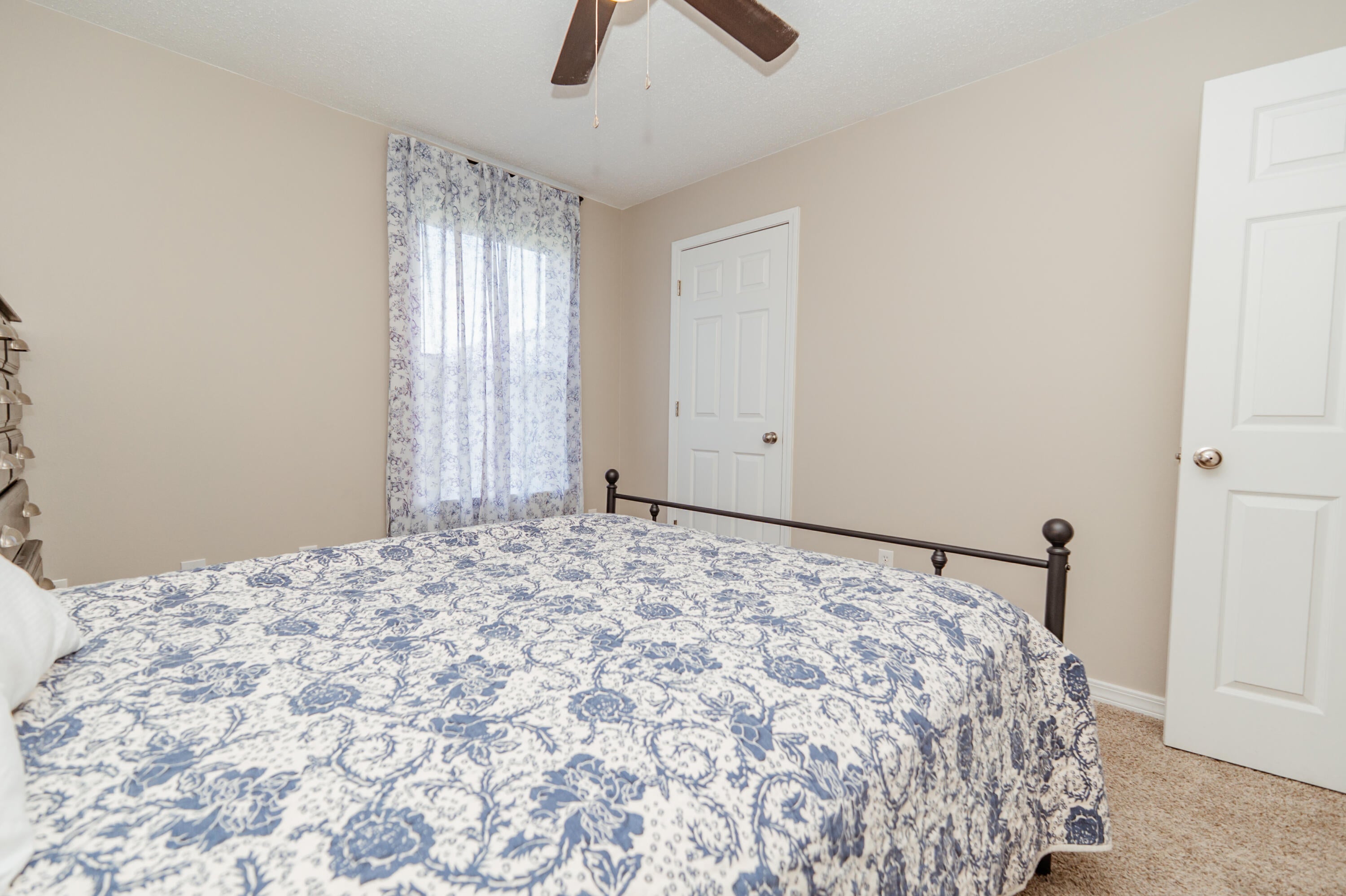 COUNTRYVIEW ESTATES 10TH ADDN - Residential Lease