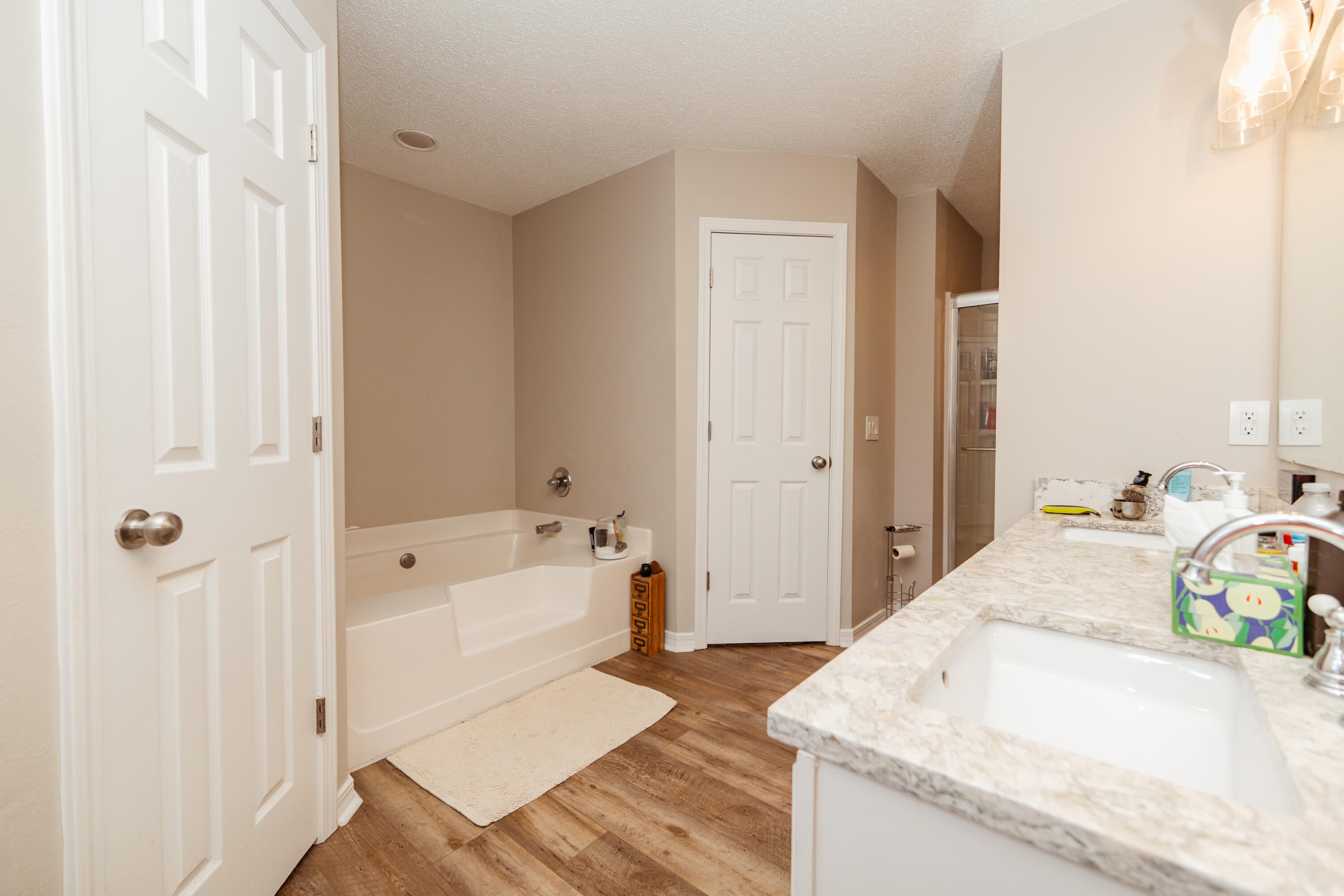 COUNTRYVIEW ESTATES 10TH ADDN - Residential Lease