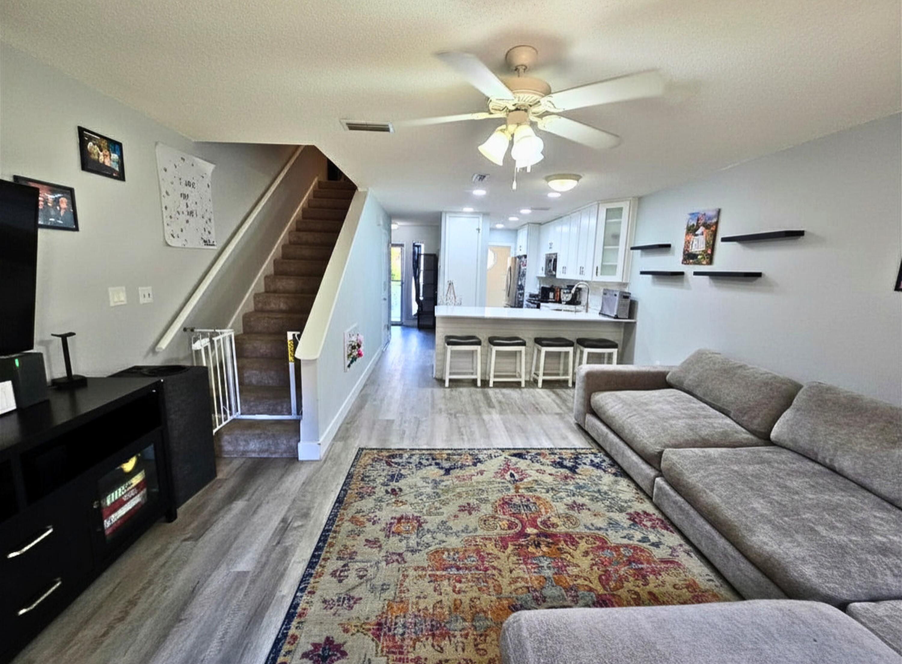 MONTAGE MANOR - Residential