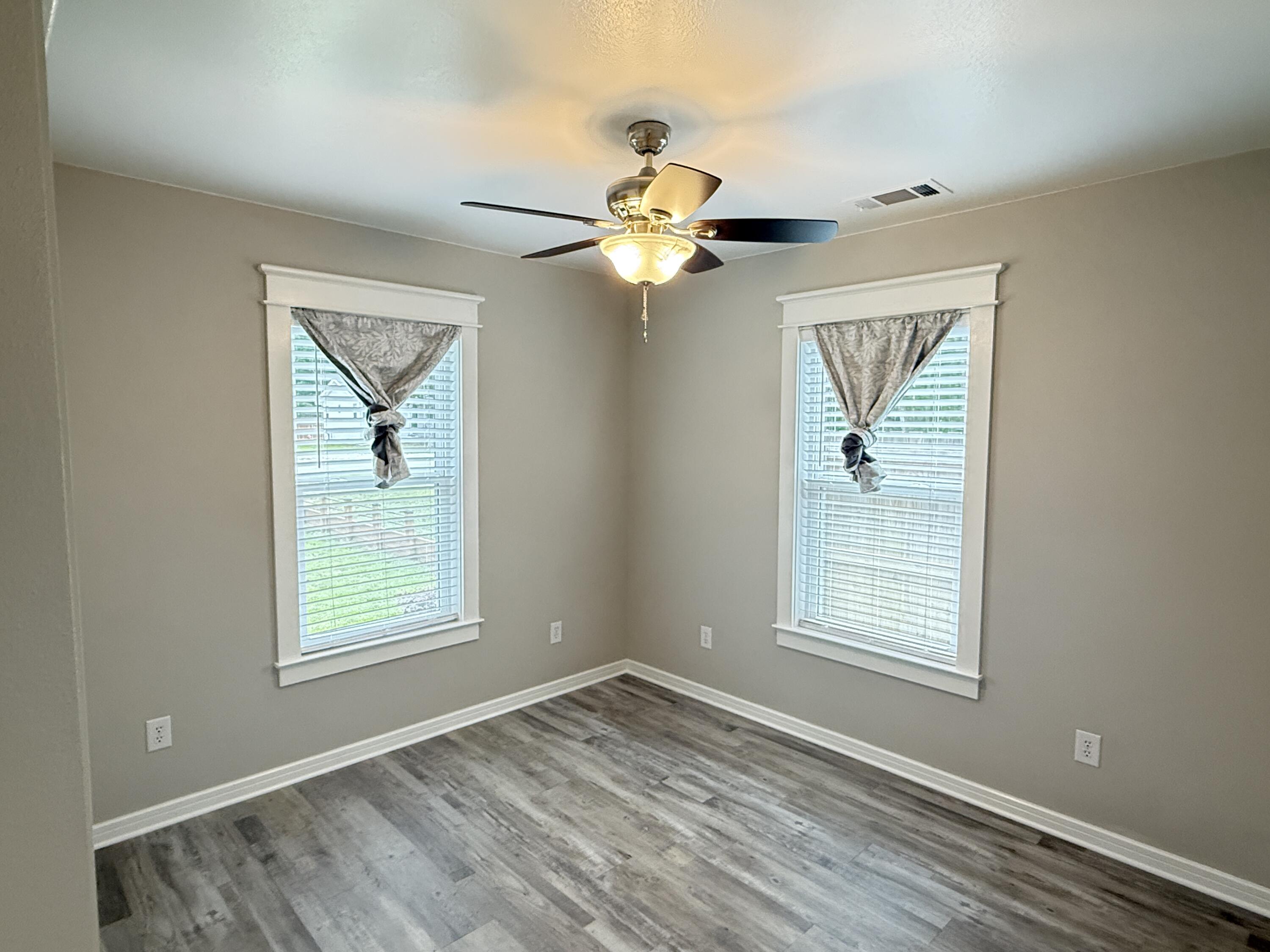 ROSEMONT S/D LOTS 13 TO 15 INC BLK E - Residential Lease
