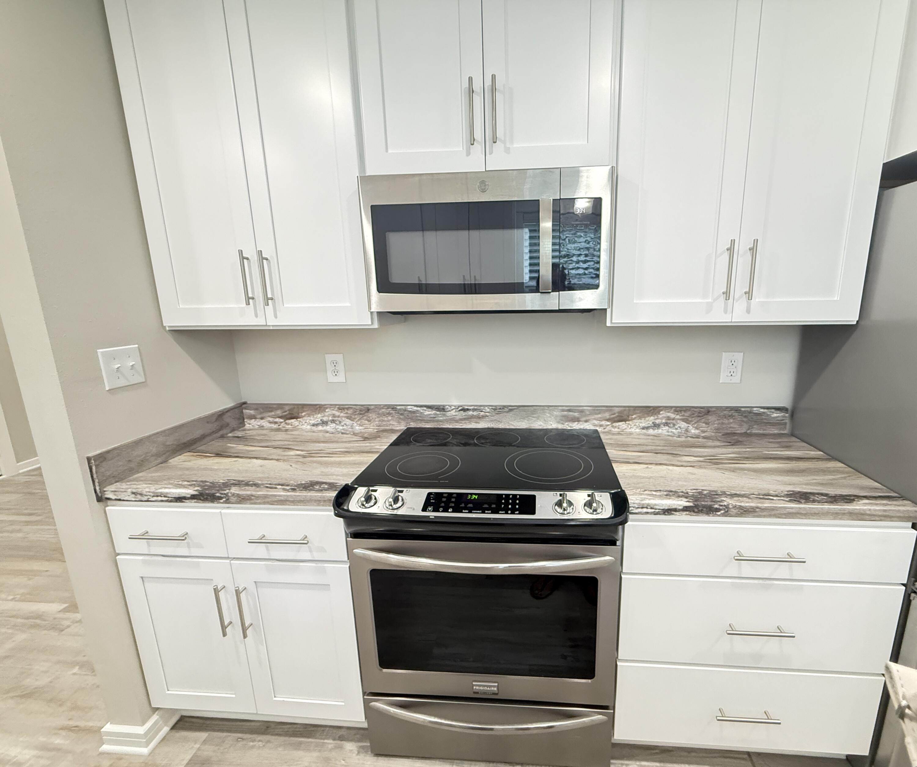 ROSEMONT S/D LOTS 13 TO 15 INC BLK E - Residential Lease