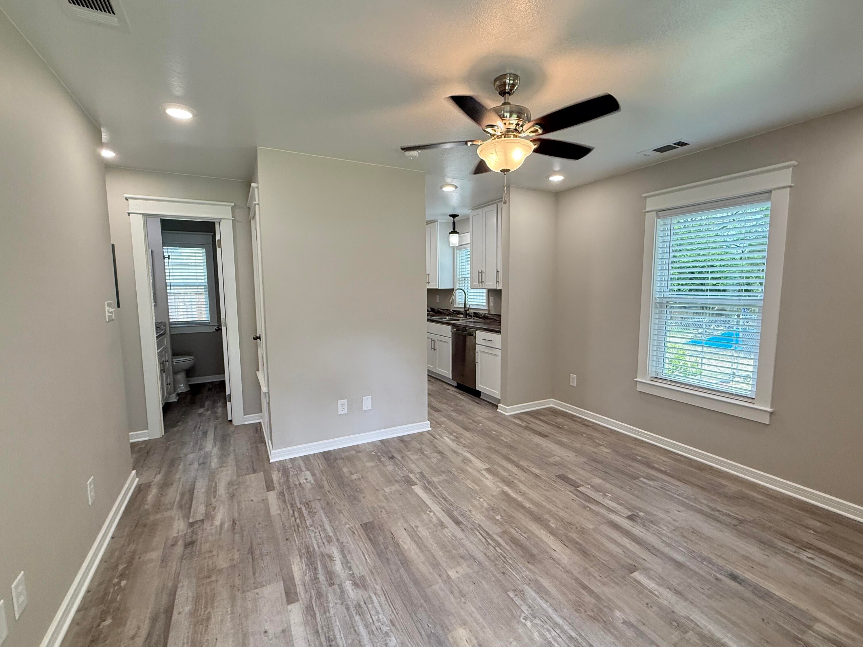 ROSEMONT S/D LOTS 13 TO 15 INC BLK E - Residential Lease