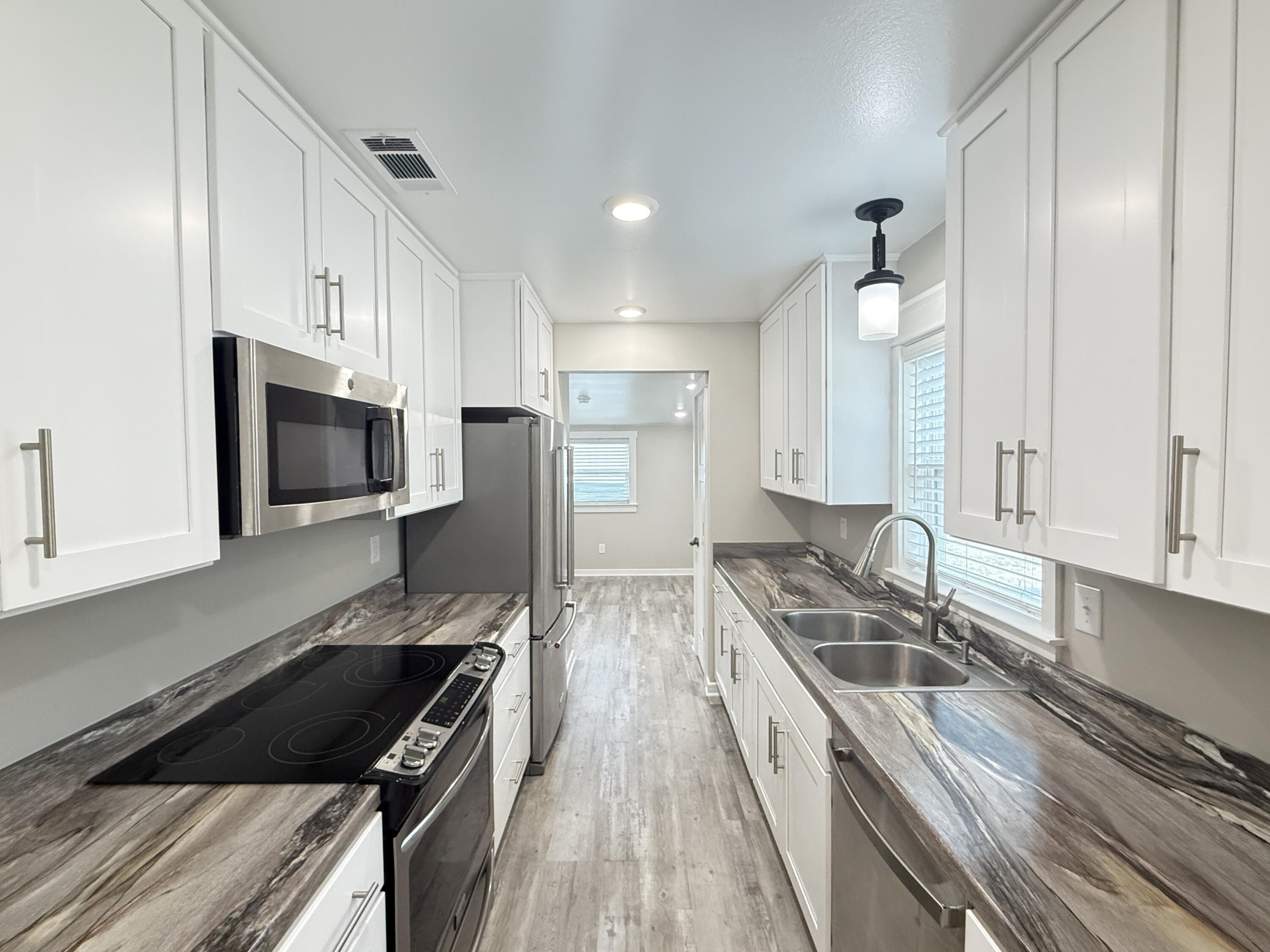 ROSEMONT S/D LOTS 13 TO 15 INC BLK E - Residential Lease