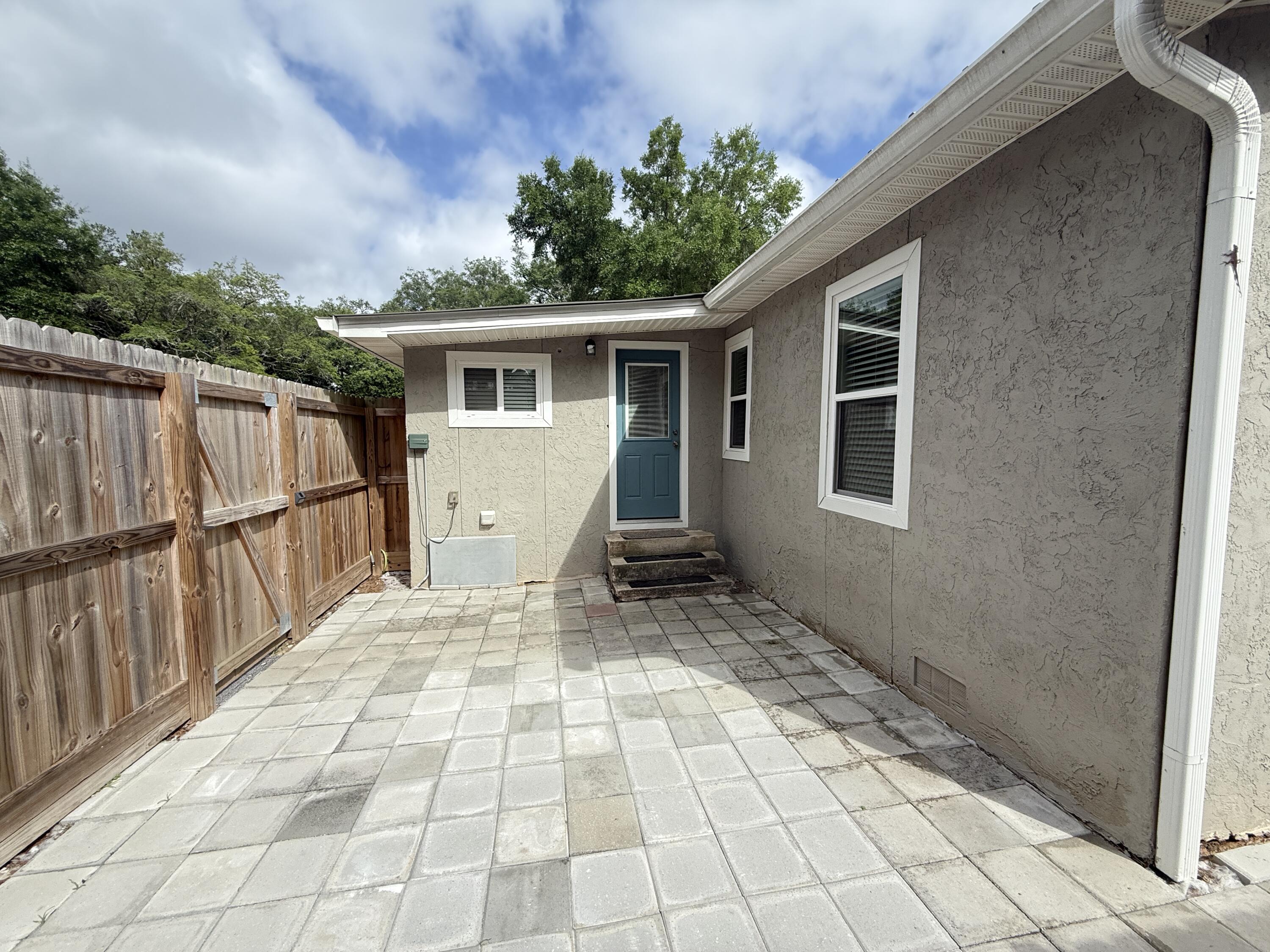 ROSEMONT S/D LOTS 13 TO 15 INC BLK E - Residential Lease