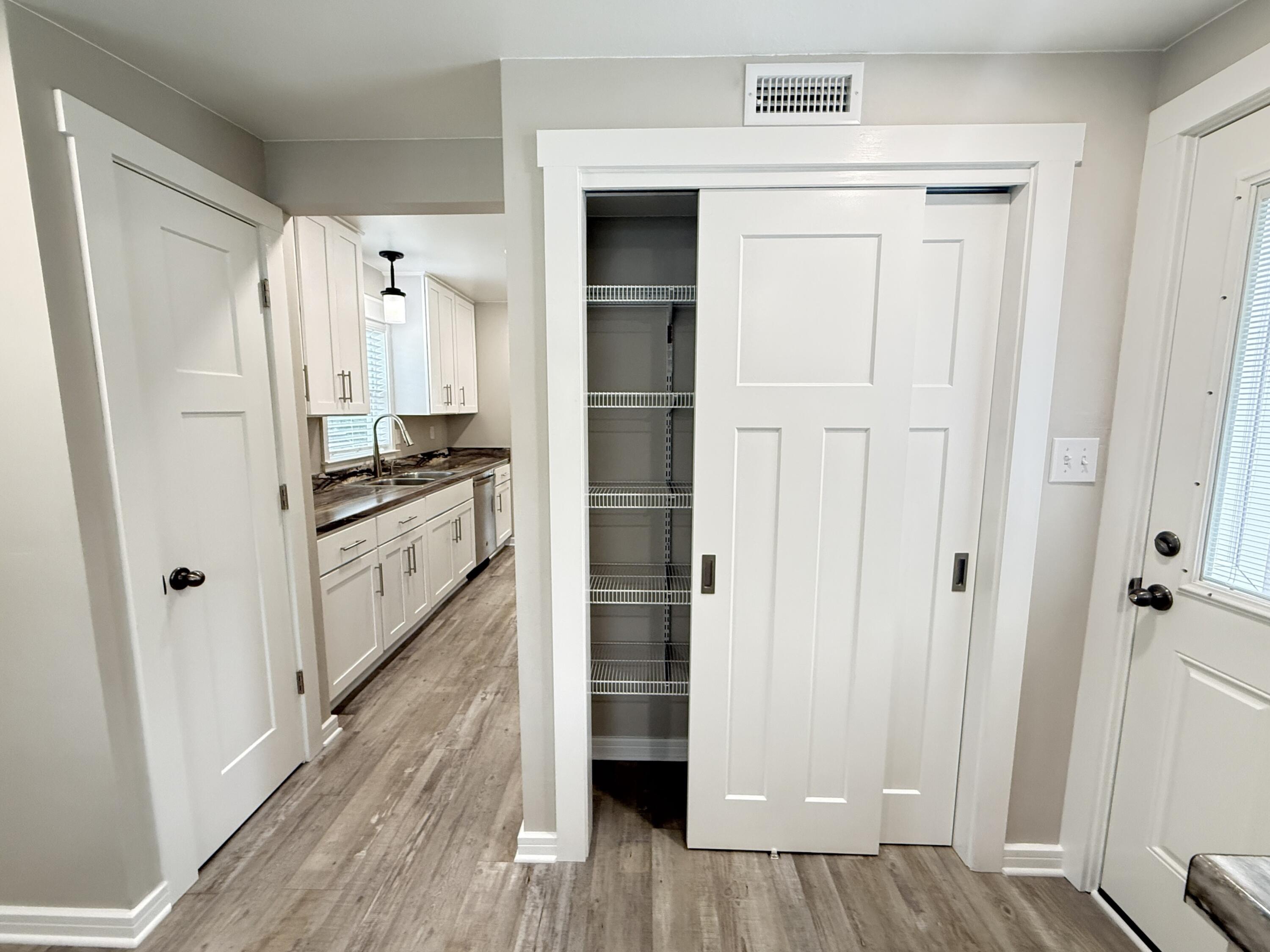 ROSEMONT S/D LOTS 13 TO 15 INC BLK E - Residential Lease