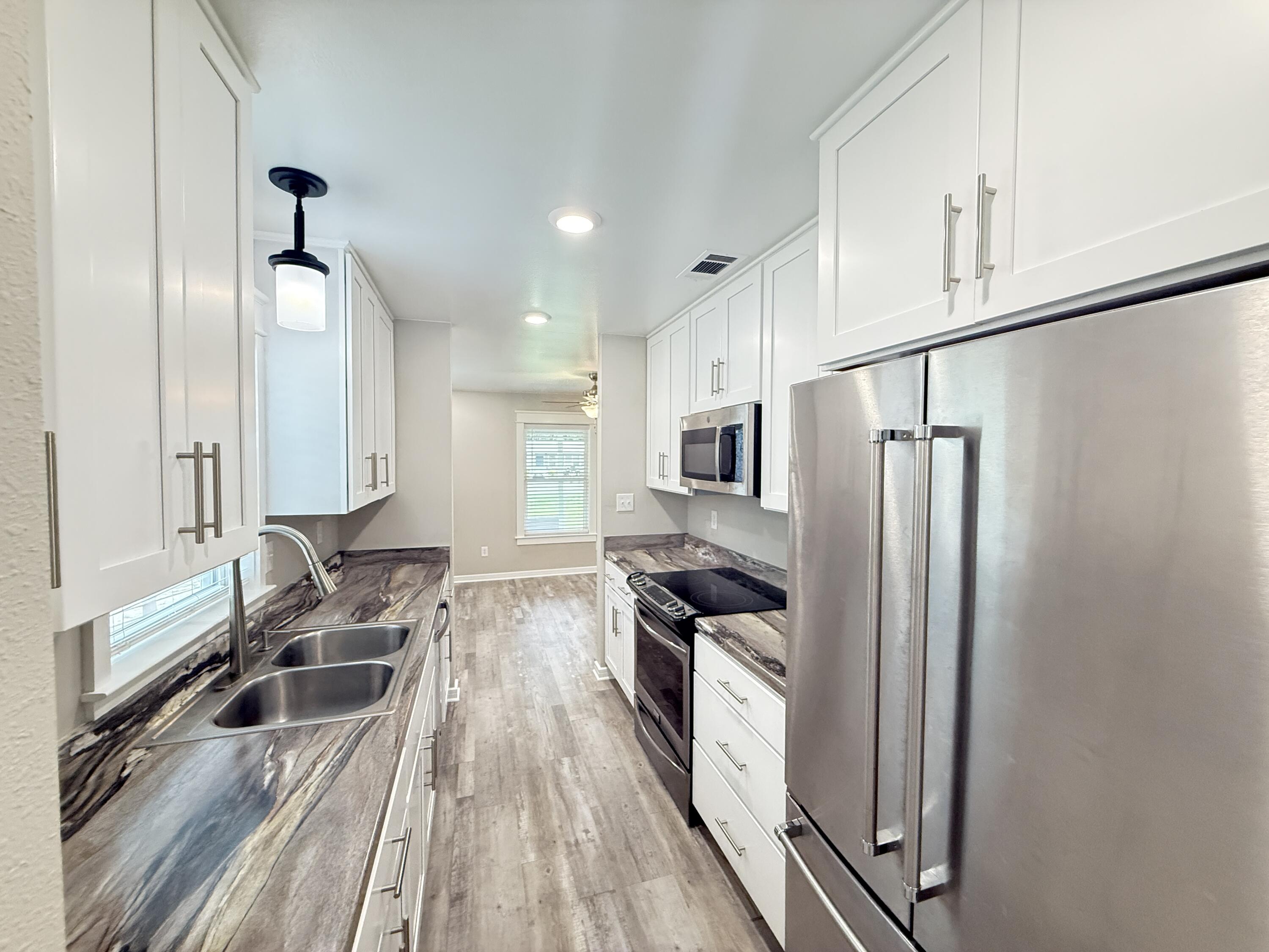ROSEMONT S/D LOTS 13 TO 15 INC BLK E - Residential Lease