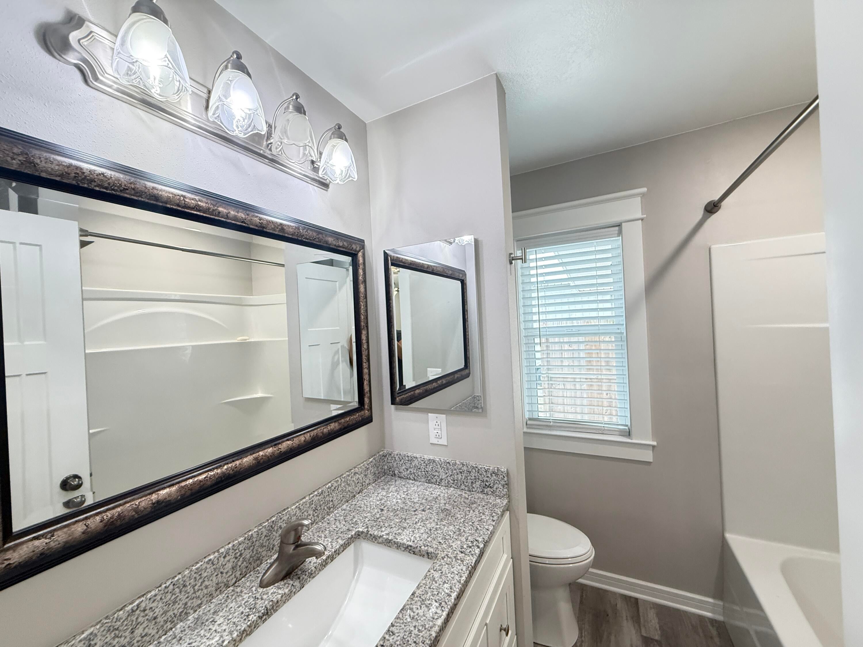 ROSEMONT S/D LOTS 13 TO 15 INC BLK E - Residential Lease