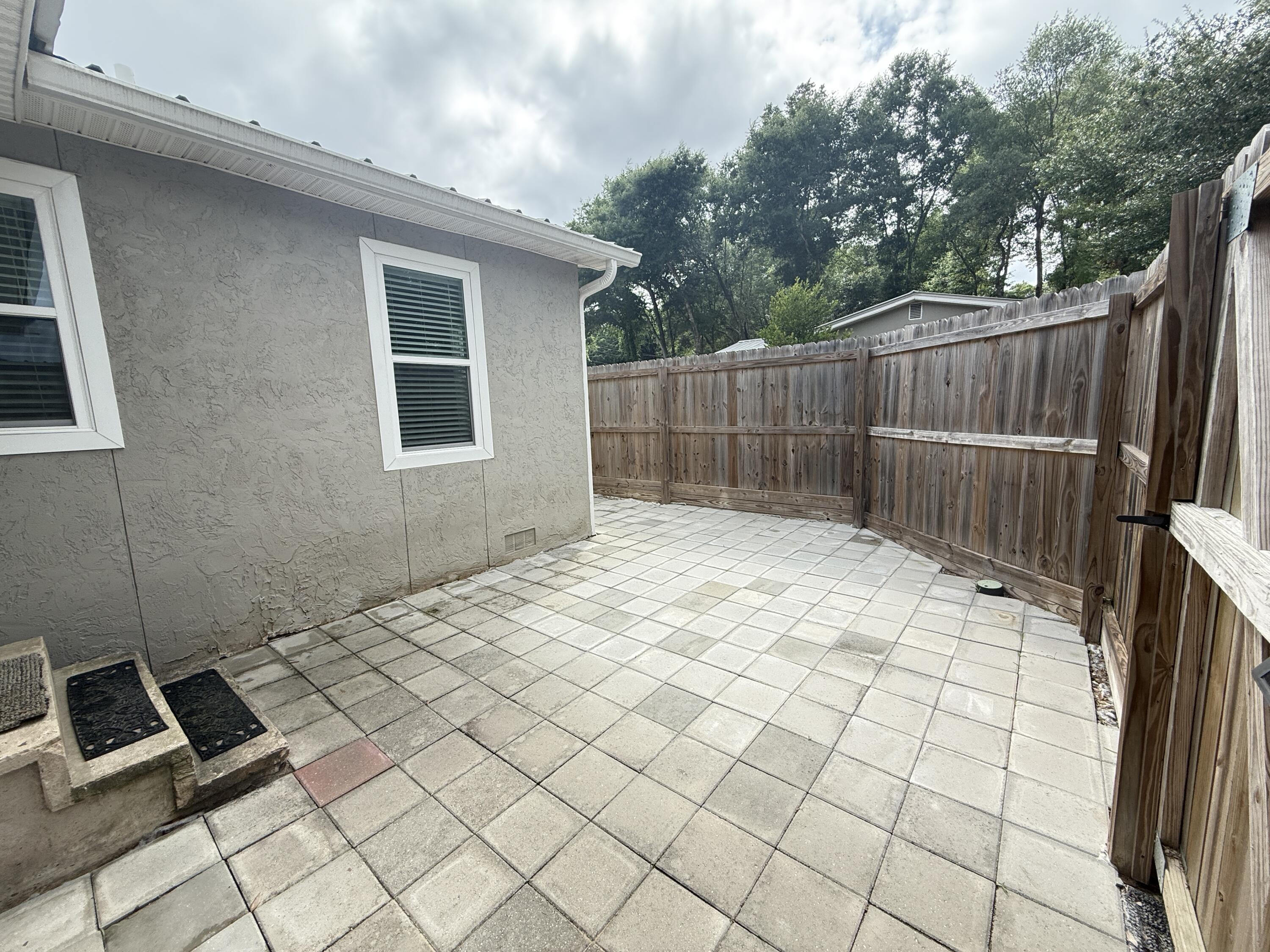 ROSEMONT S/D LOTS 13 TO 15 INC BLK E - Residential Lease