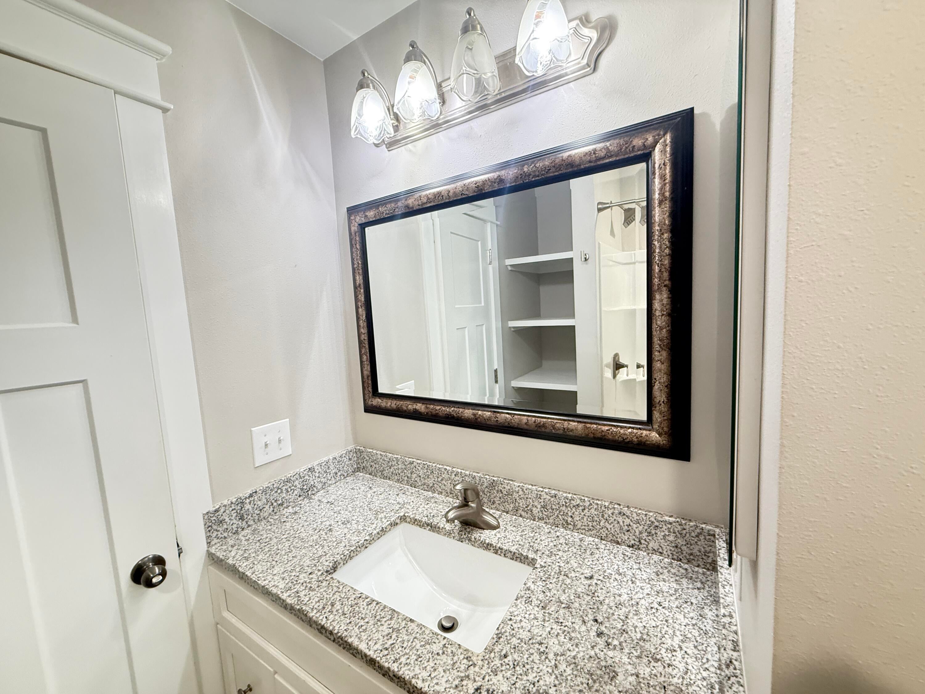 ROSEMONT S/D LOTS 13 TO 15 INC BLK E - Residential Lease