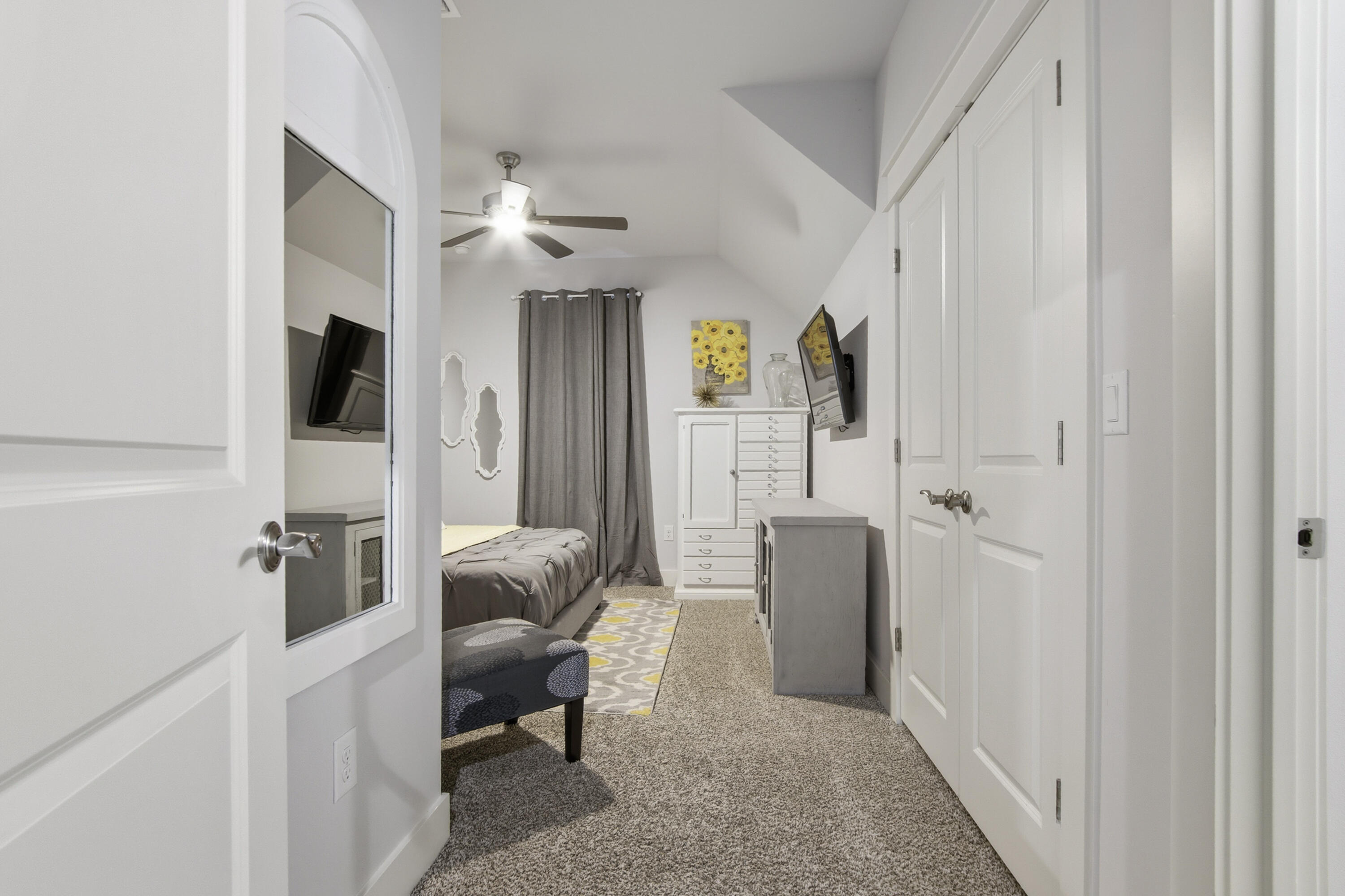 PARADISE COVE - Residential