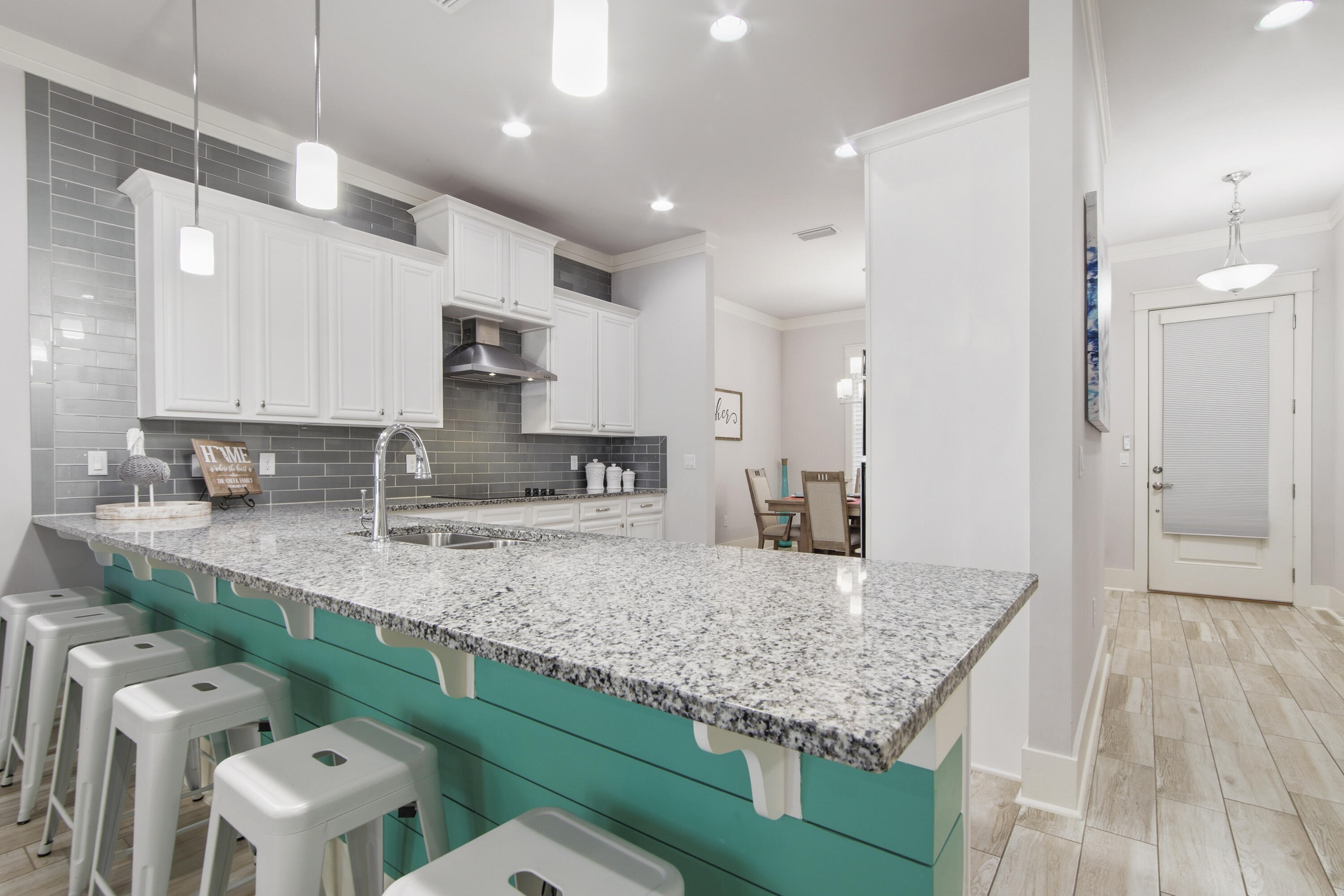 PARADISE COVE - Residential