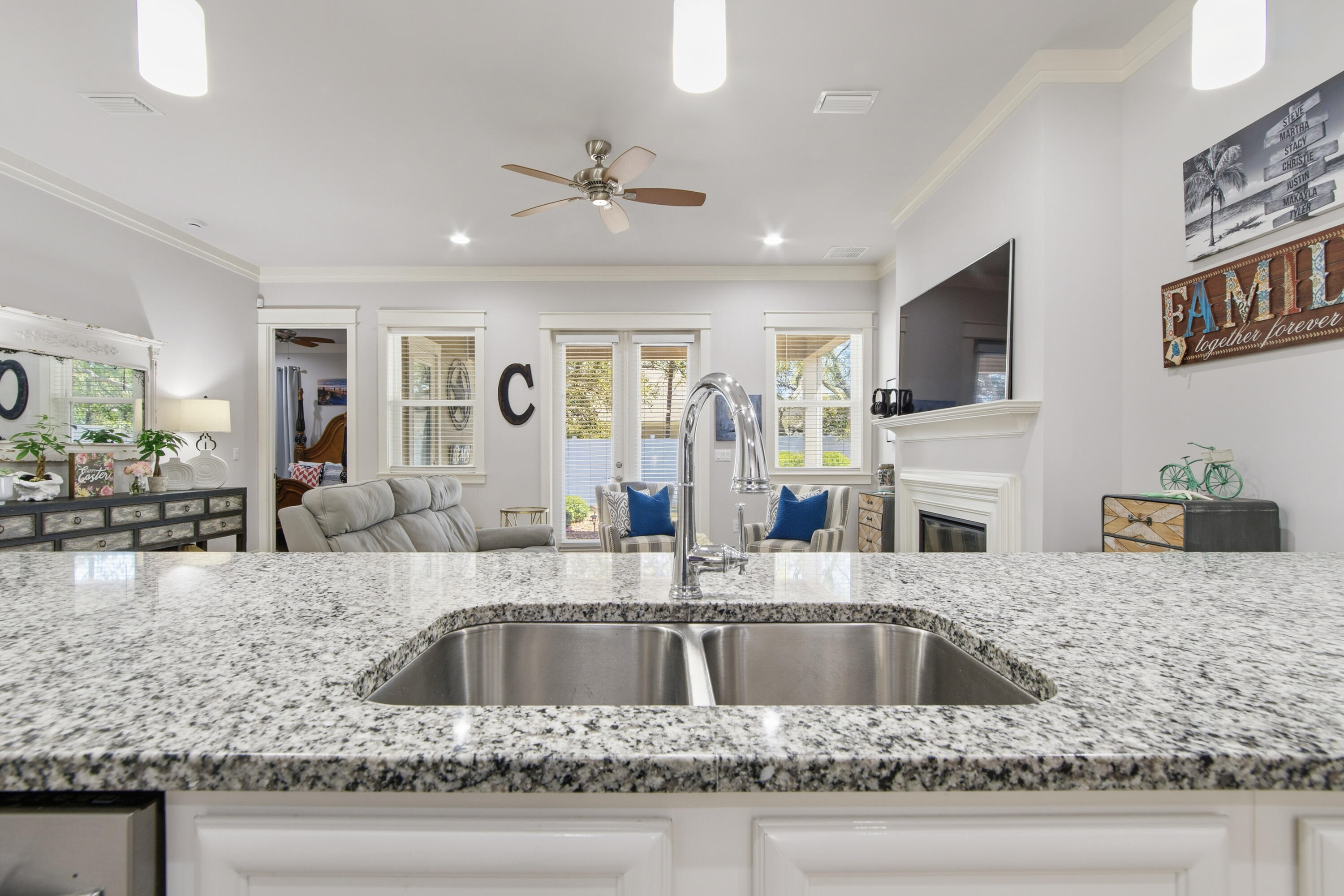 PARADISE COVE - Residential