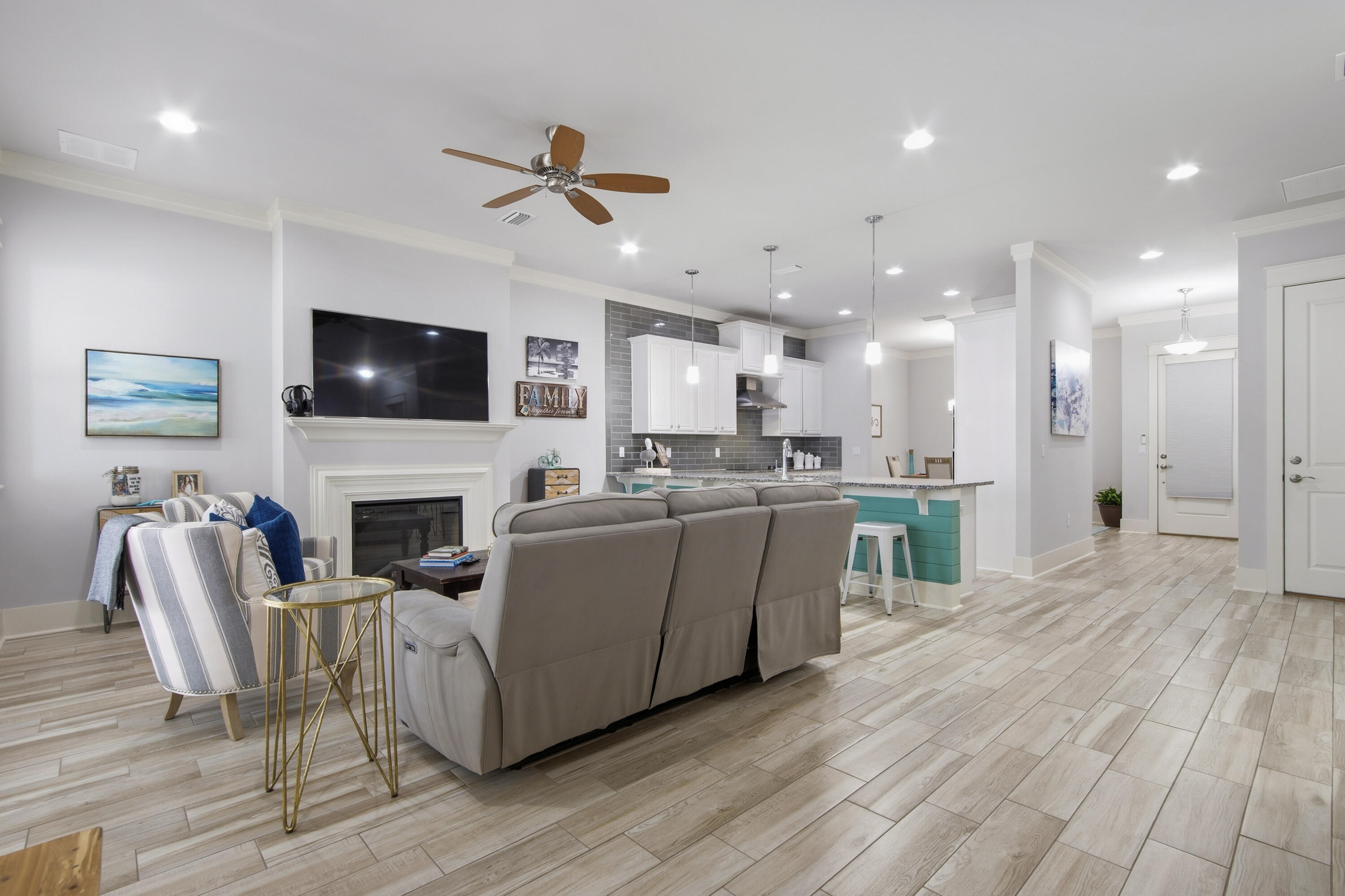 PARADISE COVE - Residential