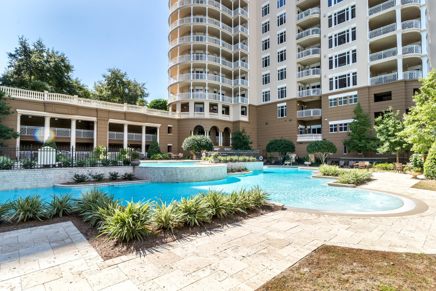 ONE WATER PLACE - Residential