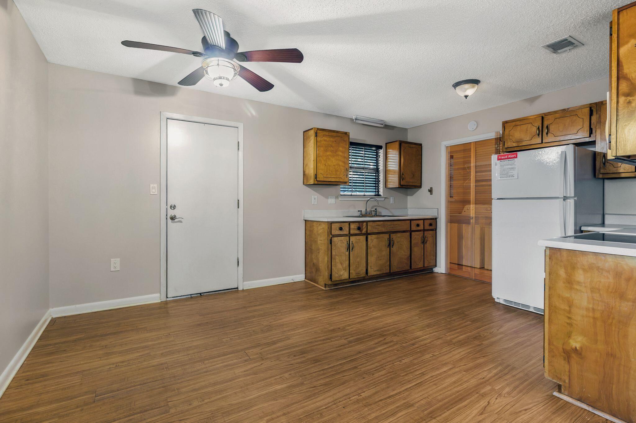 HELMS & ALLEN - Residential Lease