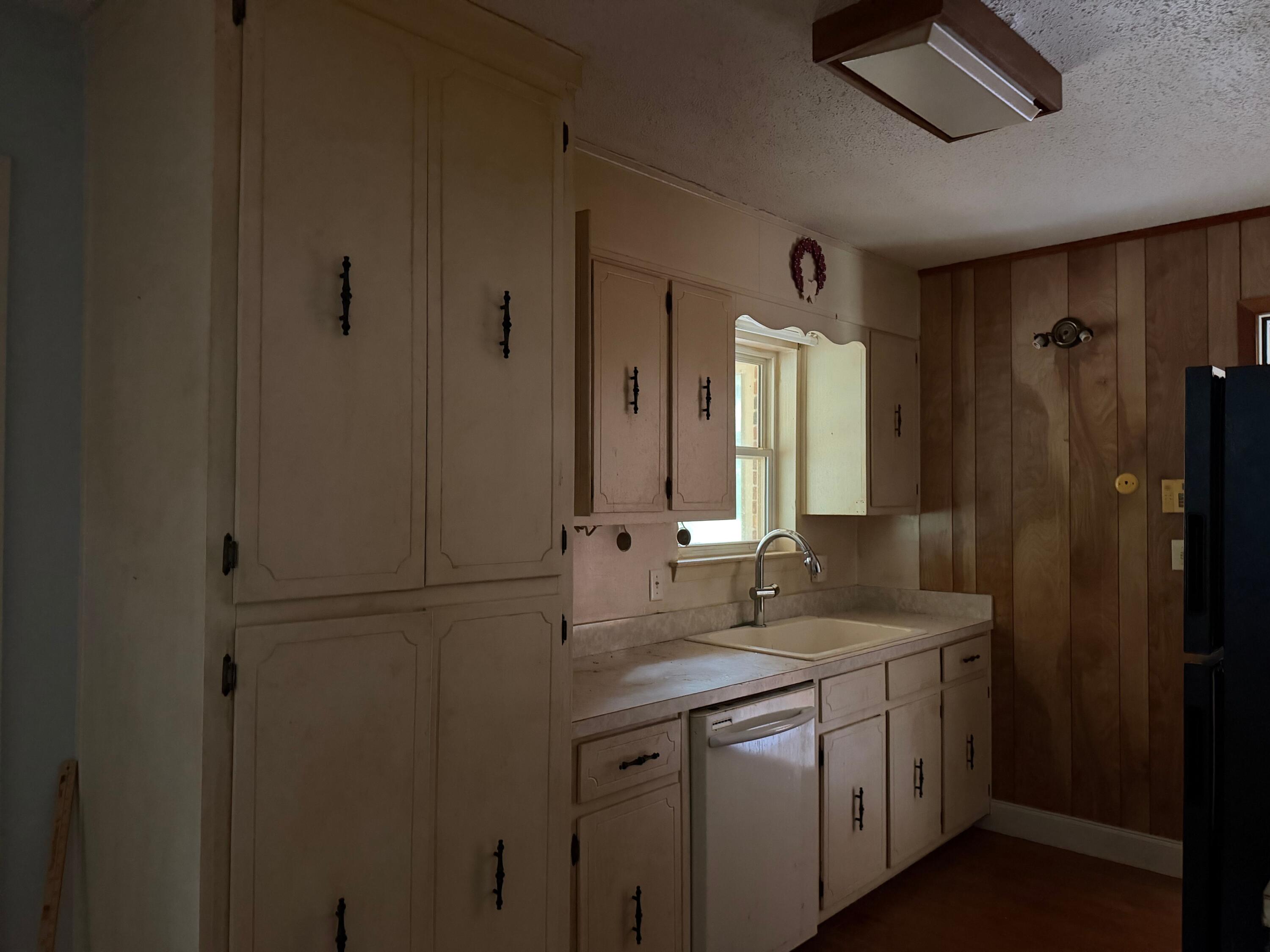 HAYES HEIGHTS - Residential