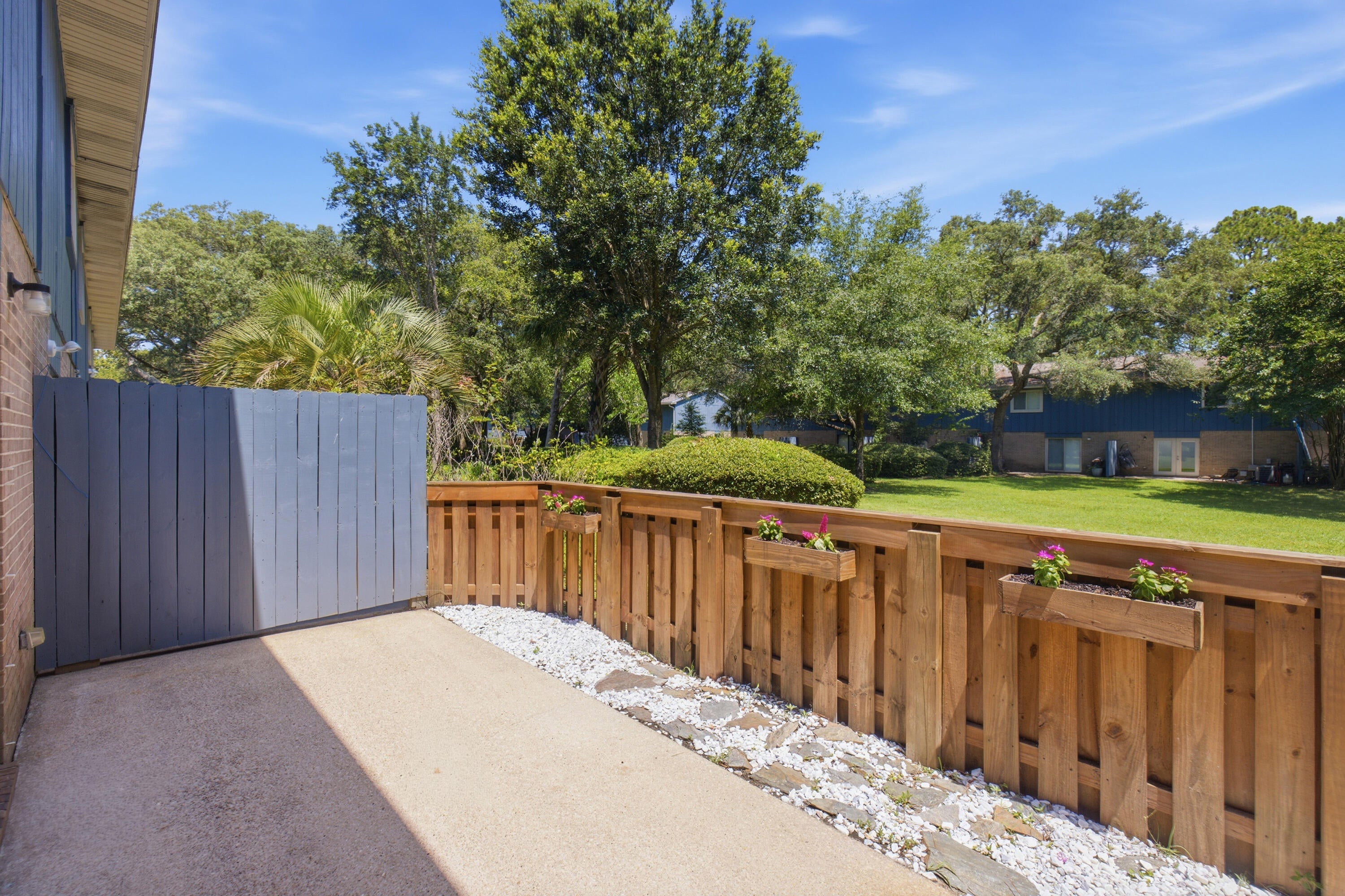 Rocky Bayou T/H - Residential