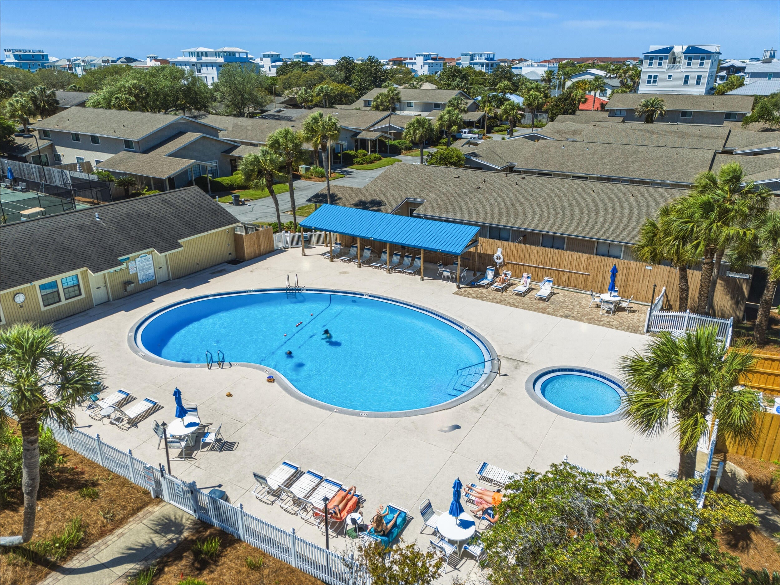 SEASCAPE CONDO GARDEN VILLA - Residential