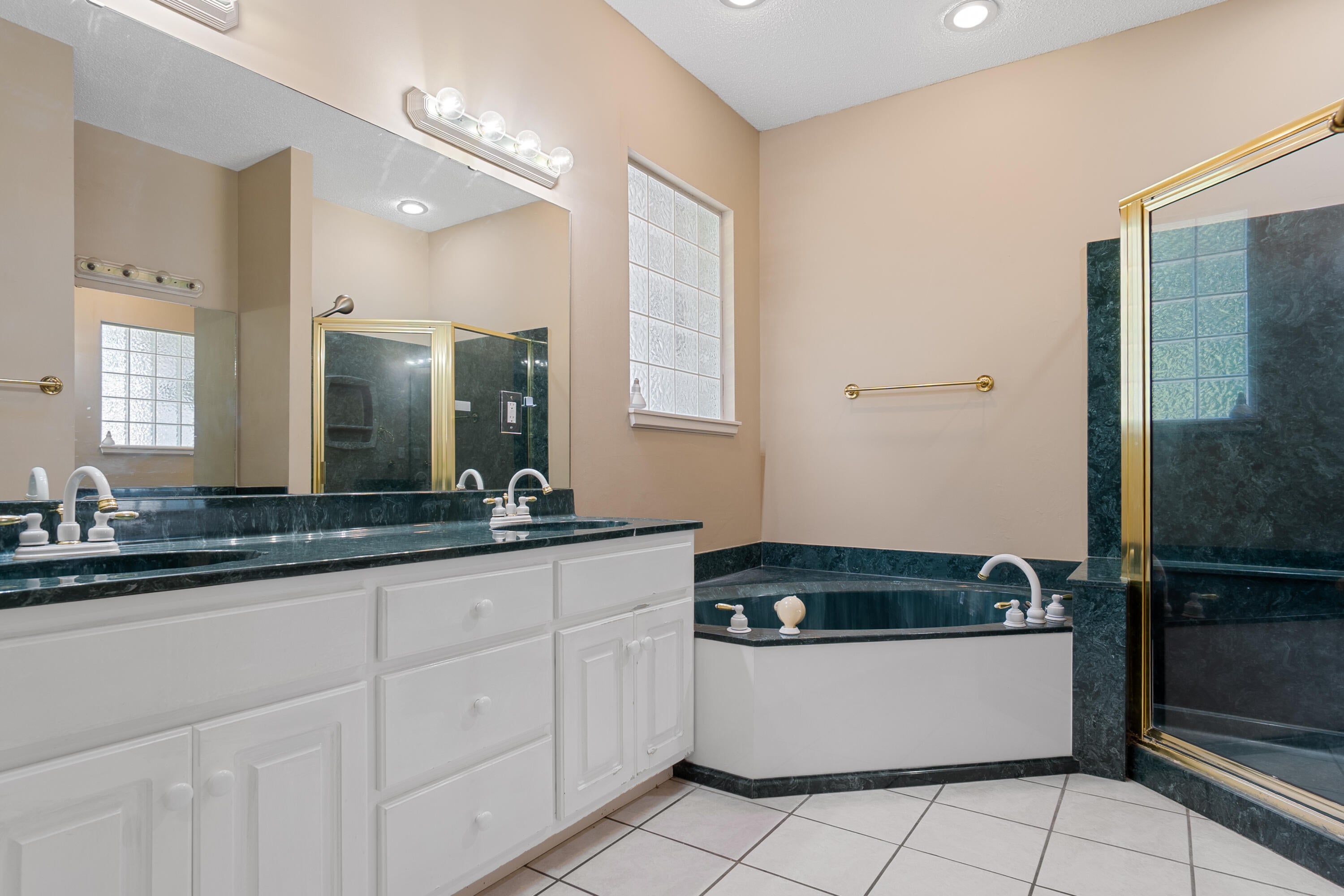 ROYAL OAKS S/D - Residential