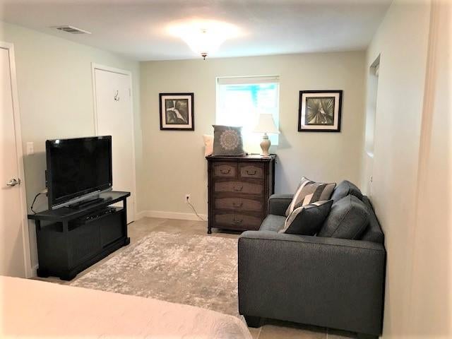 BEACH HIGHLANDS - Residential Lease