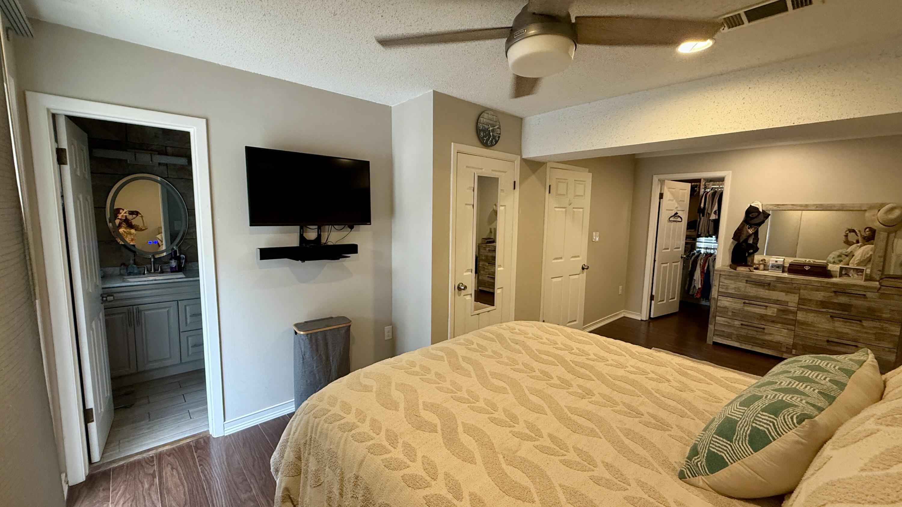 YACHT CLUB ESTATES - Residential