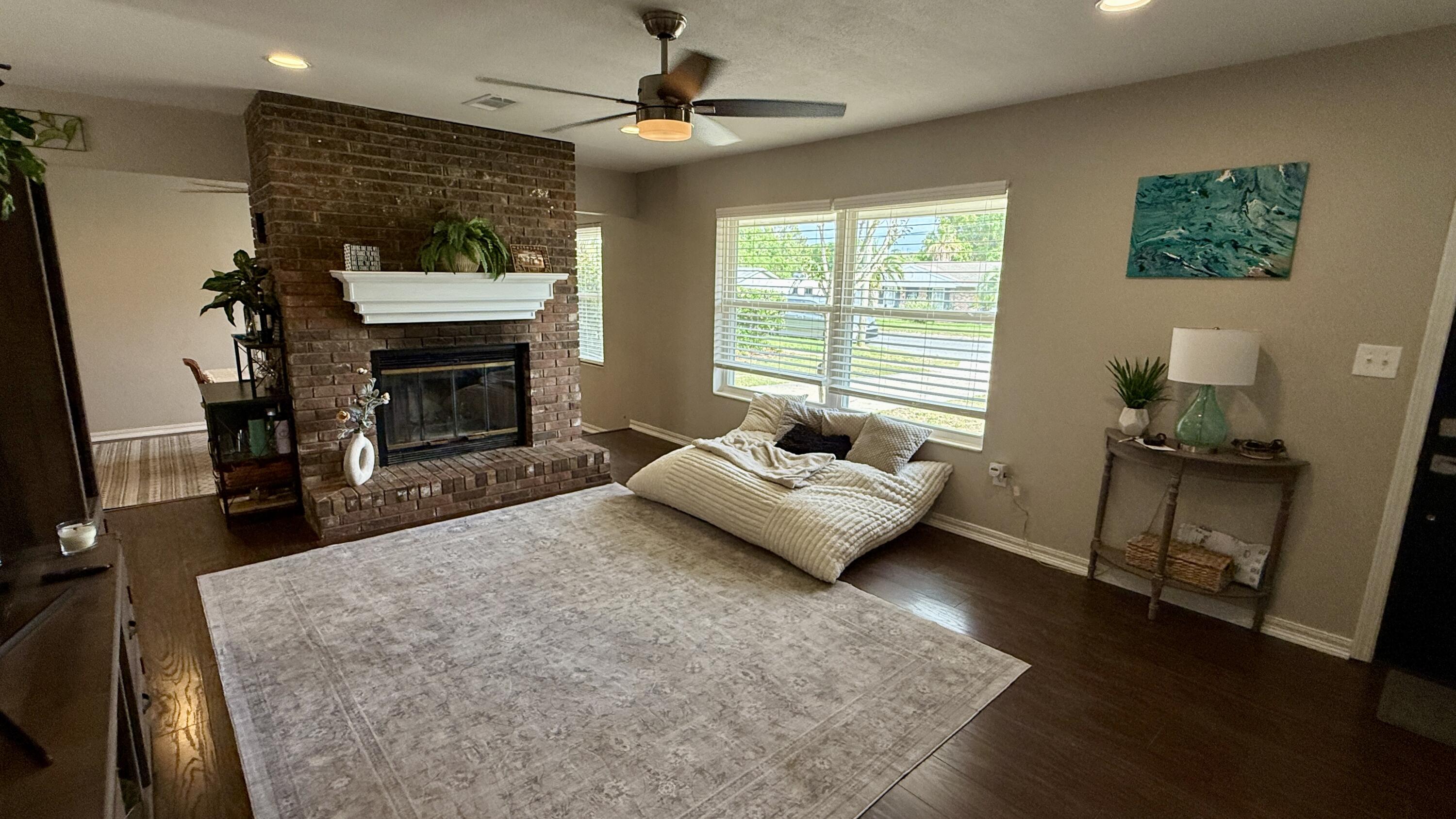 YACHT CLUB ESTATES - Residential