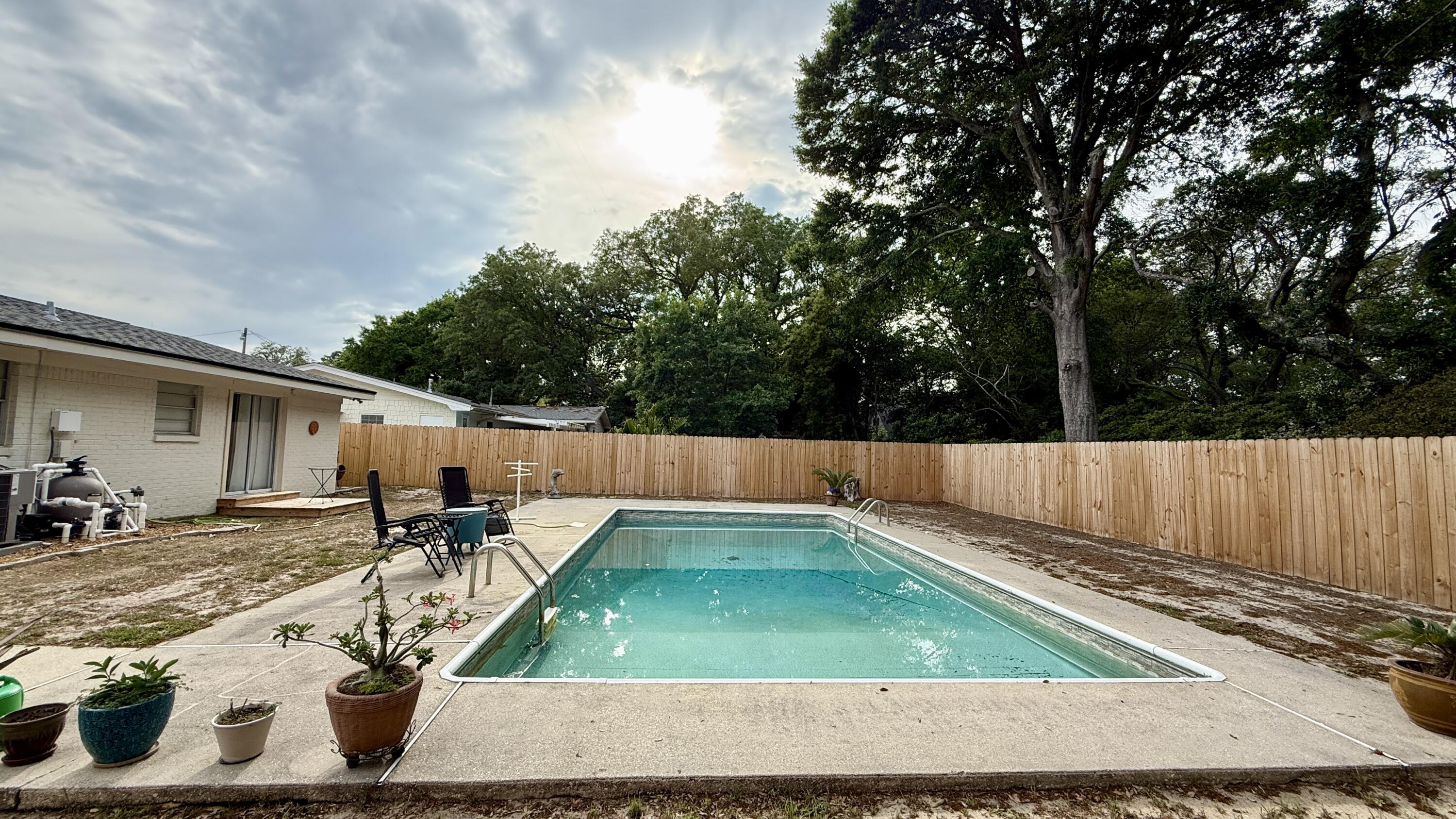 YACHT CLUB ESTATES - Residential