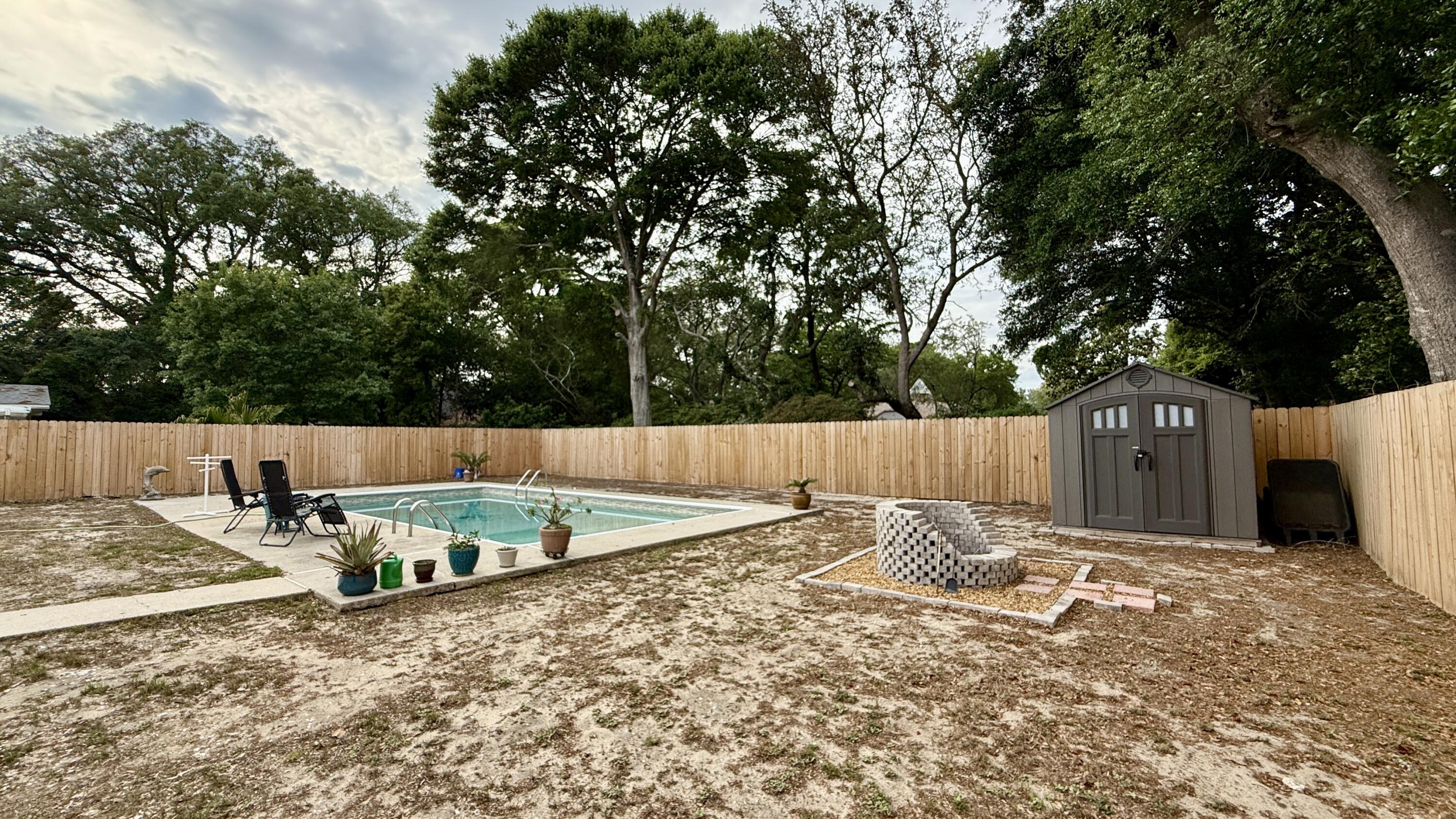 YACHT CLUB ESTATES - Residential