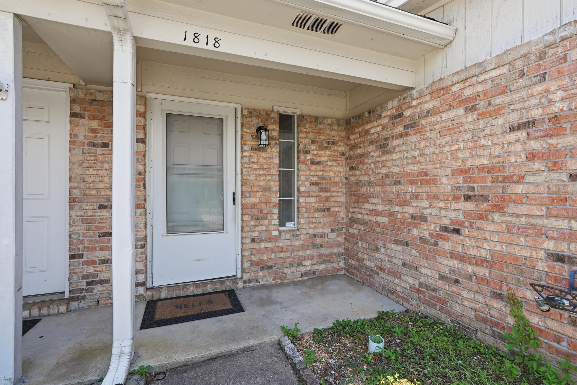 WHISPERING OAKS - Residential