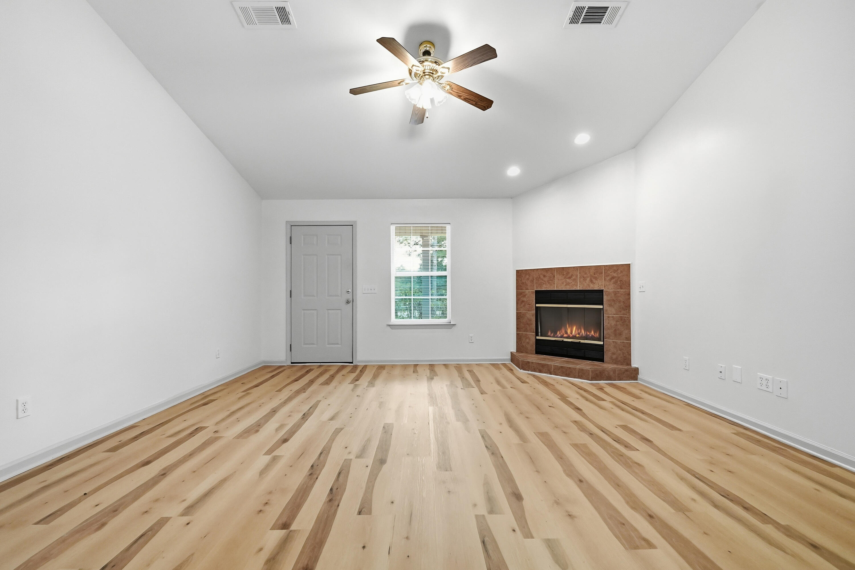 METES & BOUNDS - Residential Lease