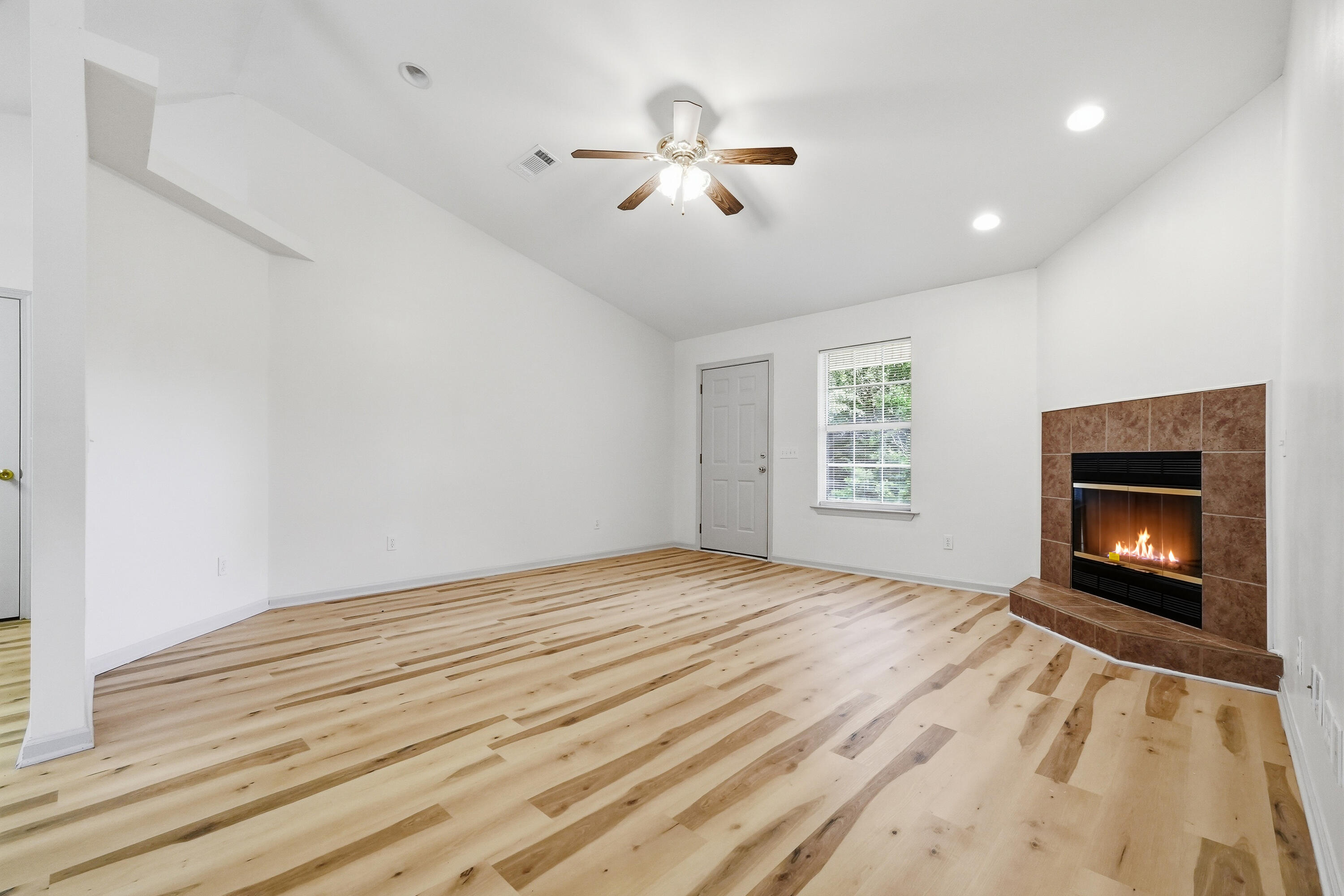 METES & BOUNDS - Residential Lease
