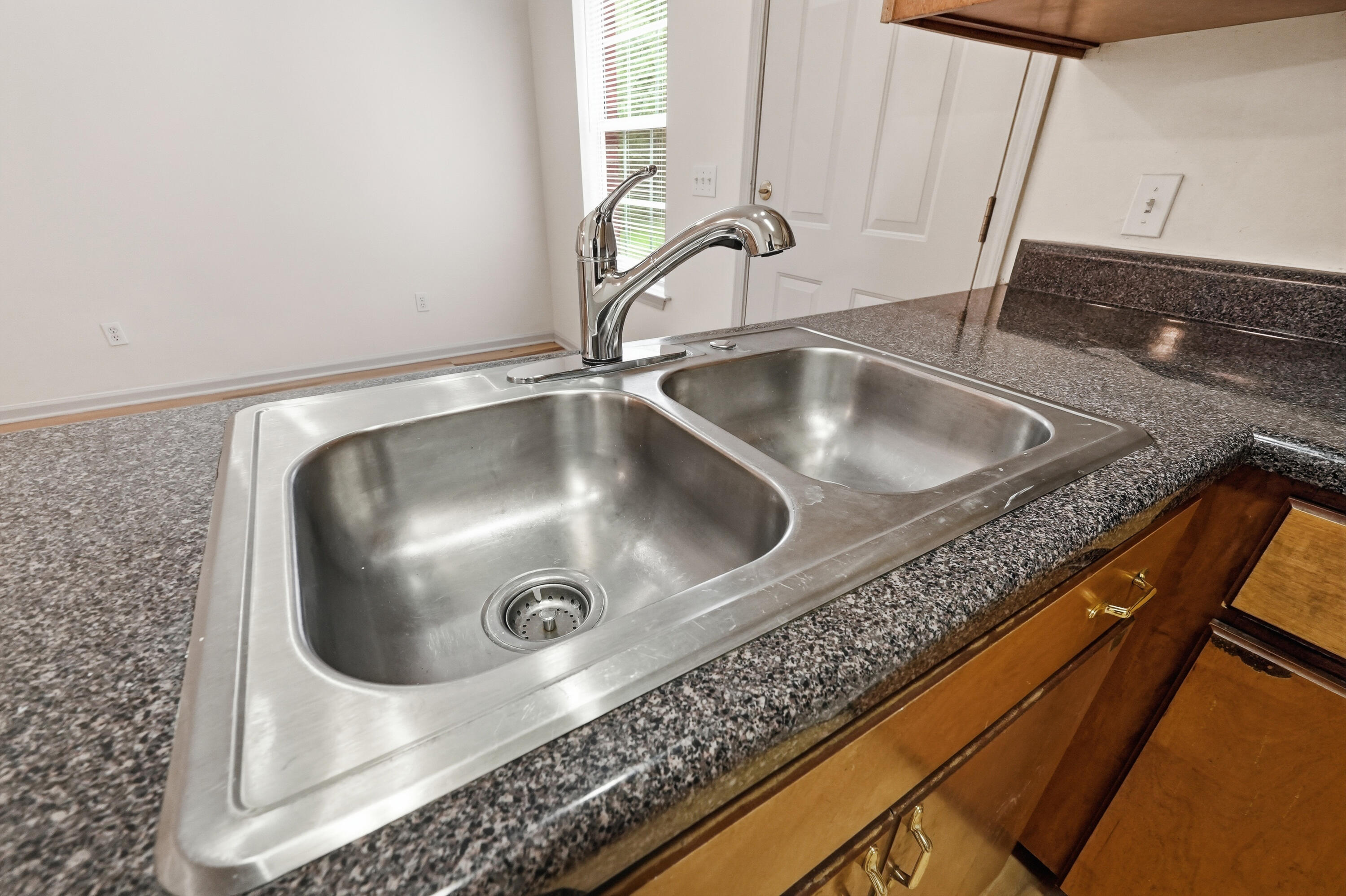 METES & BOUNDS - Residential Lease