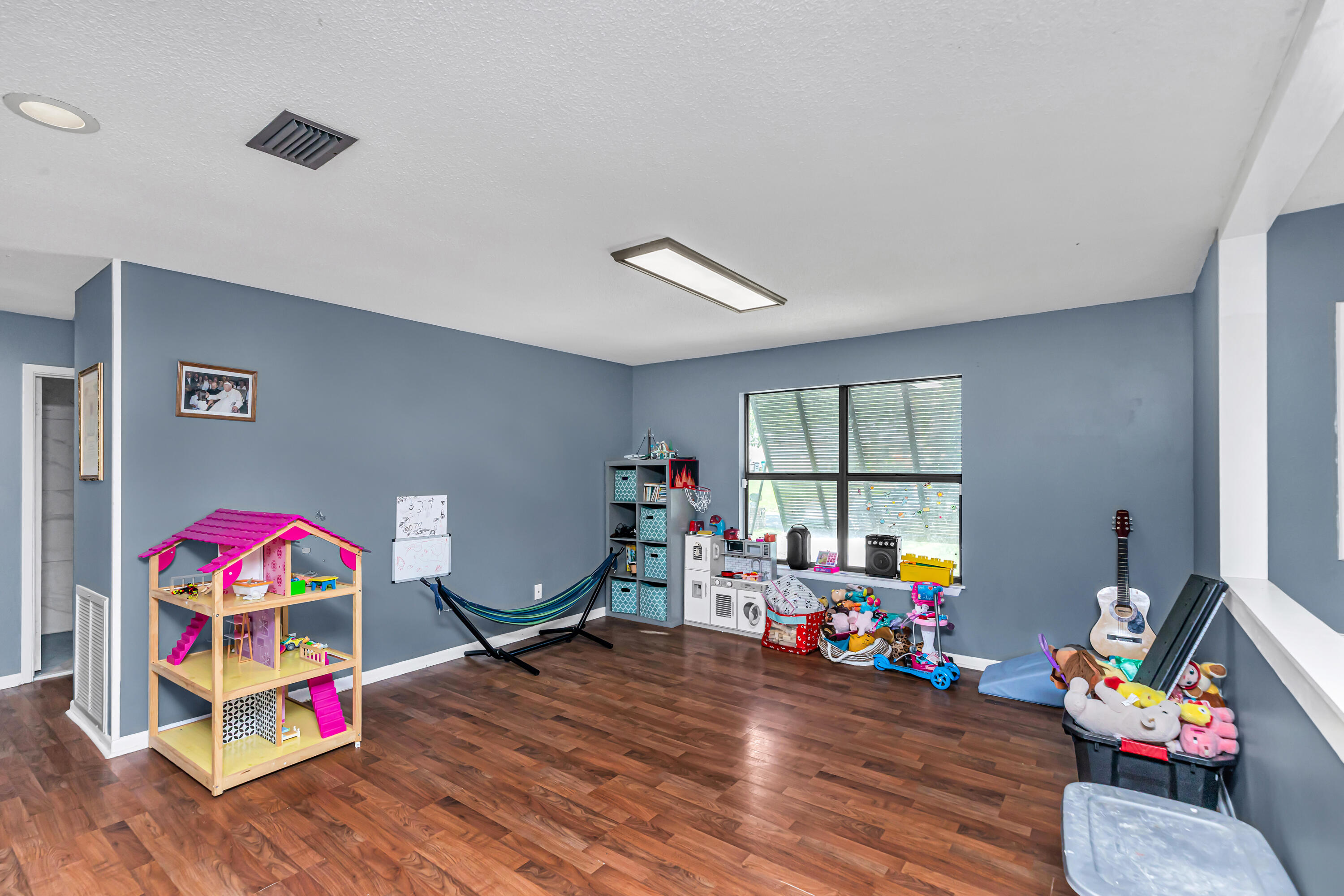 LAKE LORRAINE ESTATES - Residential