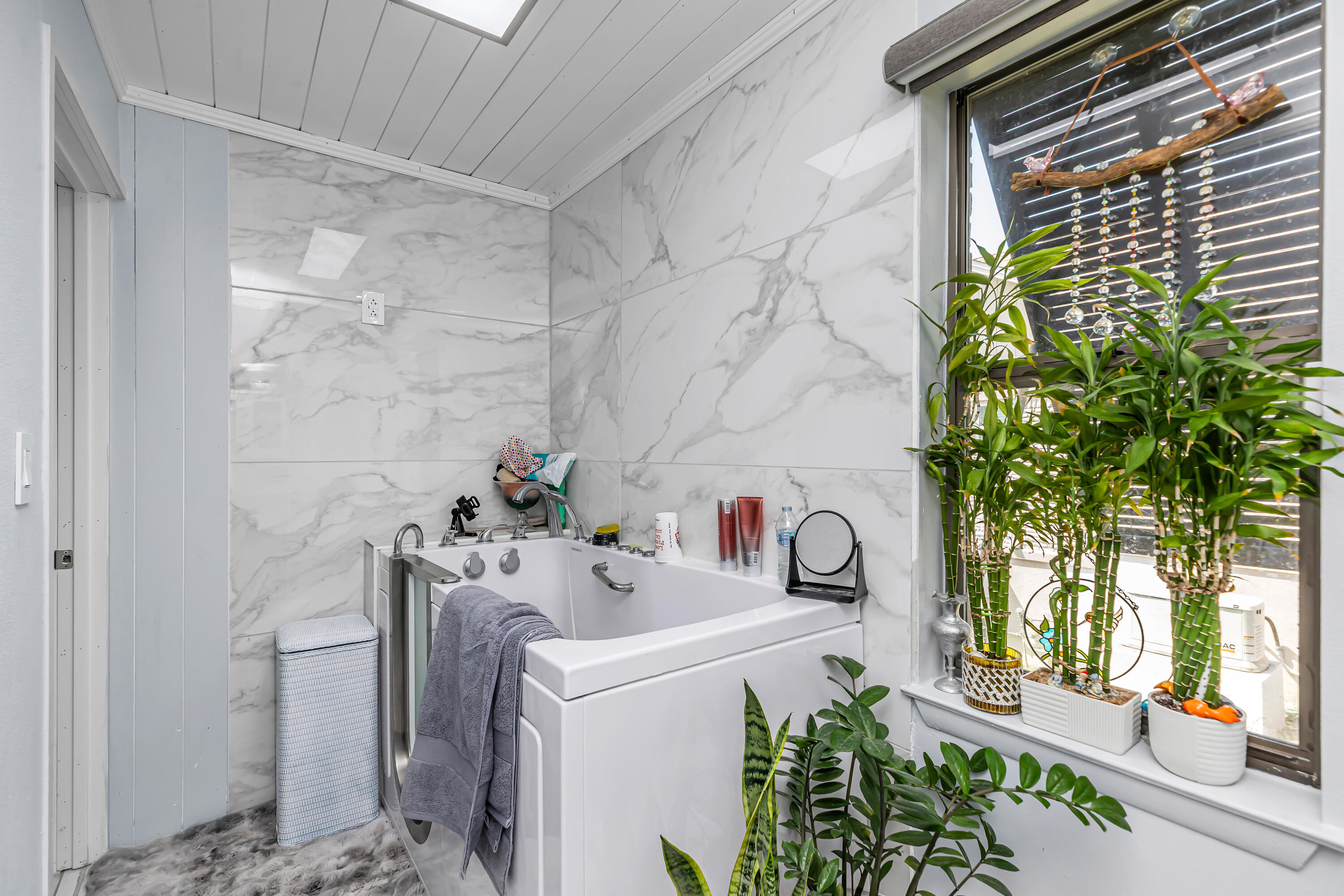 LAKE LORRAINE ESTATES - Residential