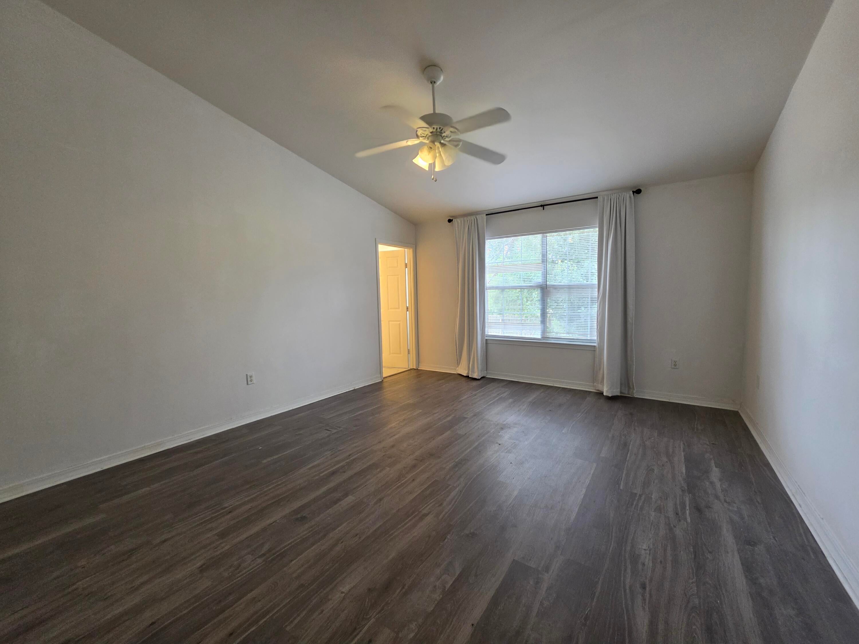 RIVERCHASE S/D PH 2 - Residential Lease