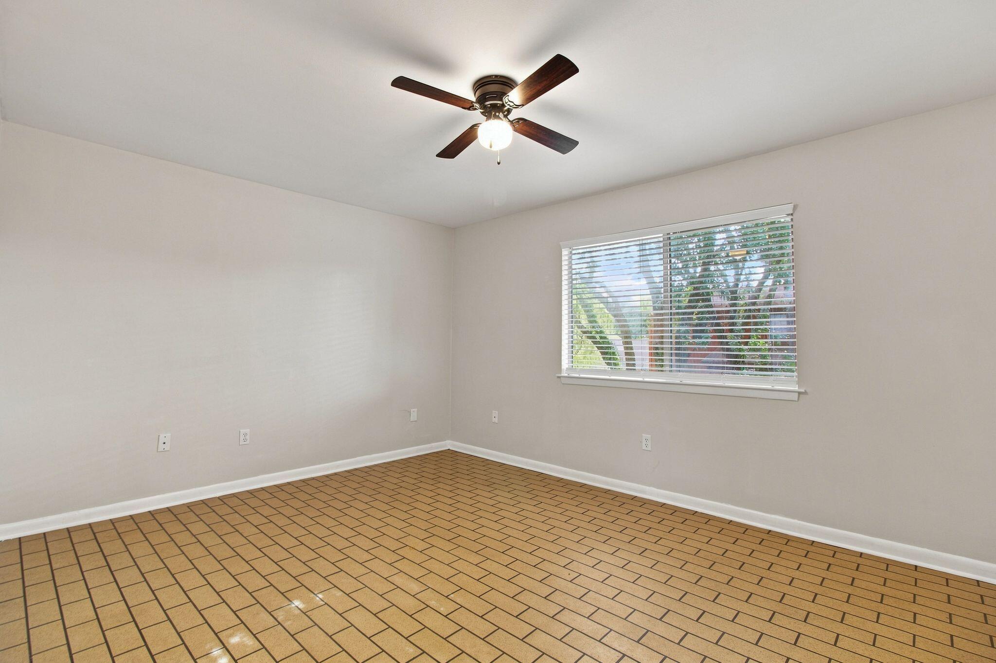 COLLEGE PARK CONDO - Residential Lease