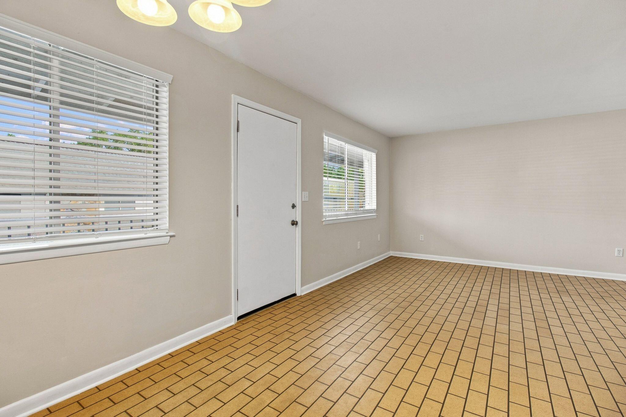 COLLEGE PARK CONDO - Residential Lease