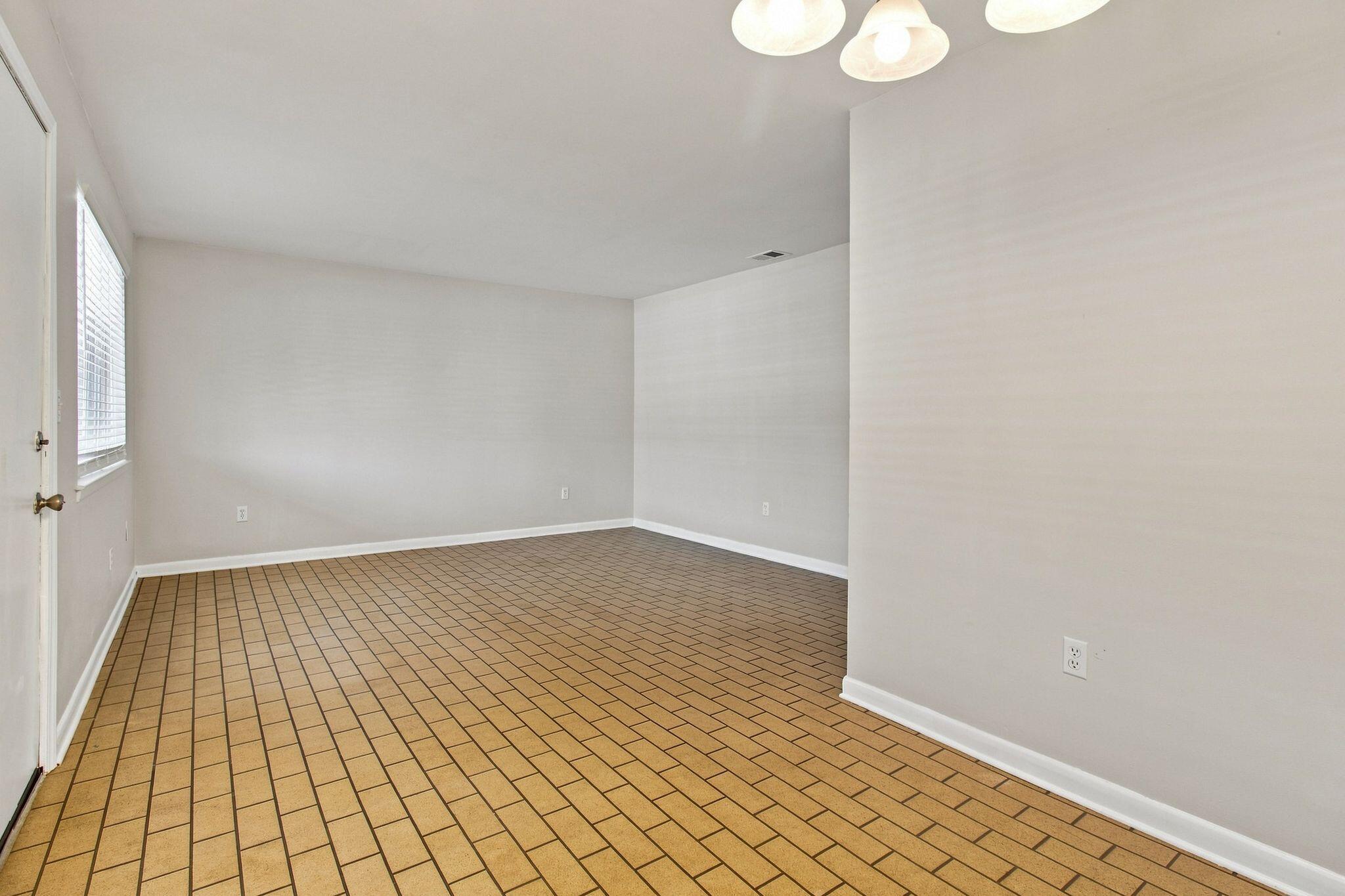 COLLEGE PARK CONDO - Residential Lease
