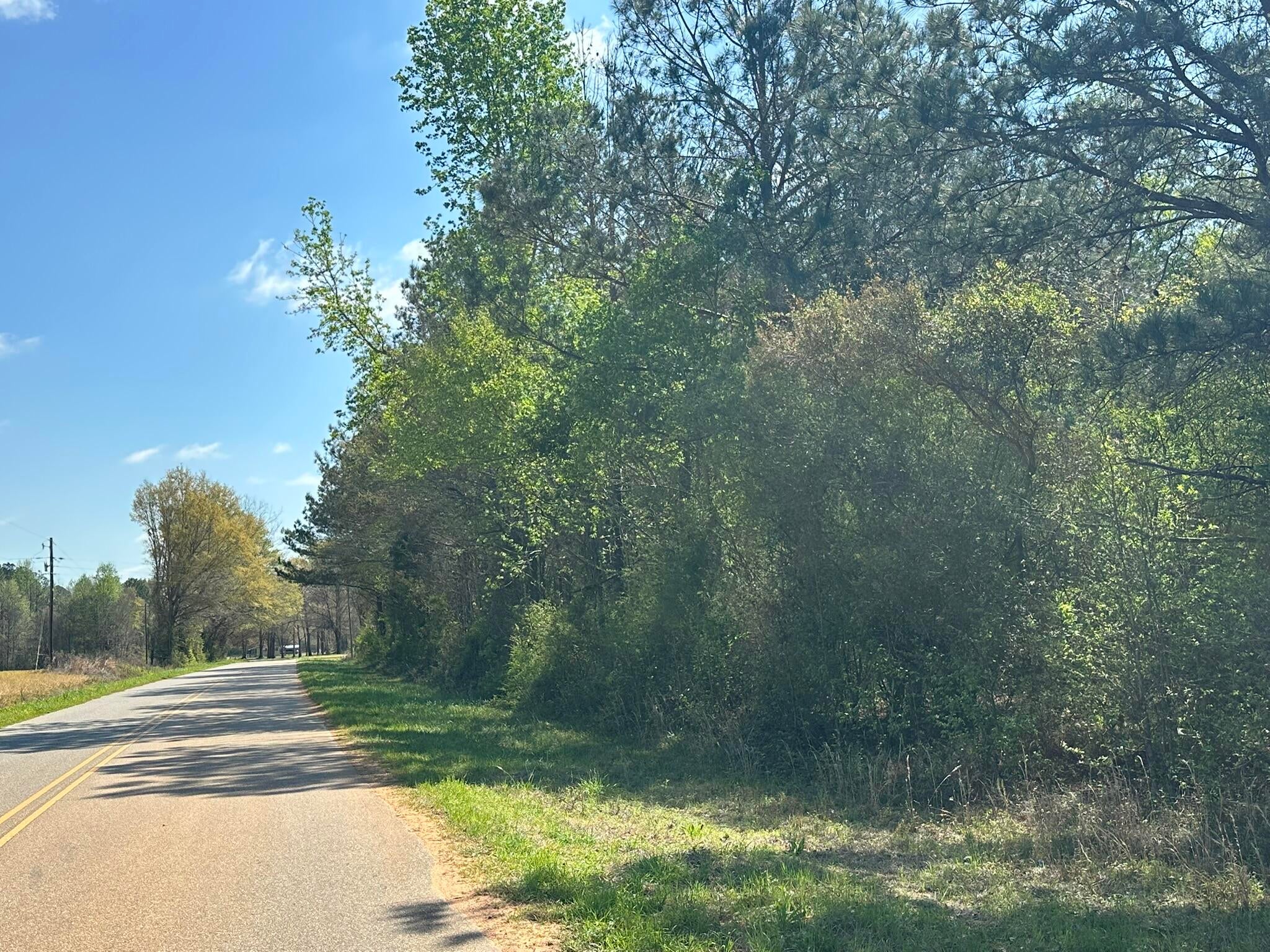 NO RECORDED SUBDIVISION - Land