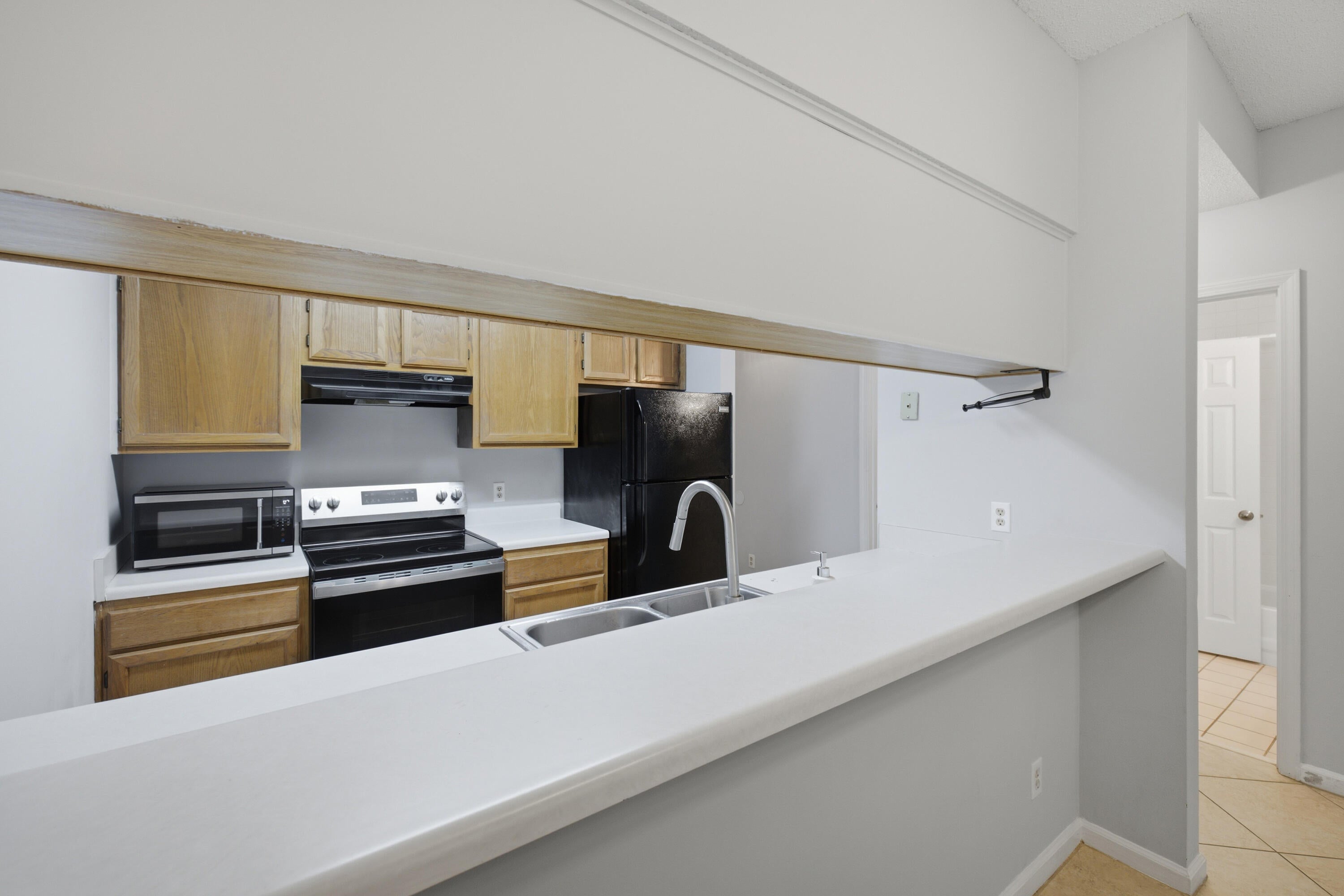 POINTE OF VIEW CONDO - Residential Lease