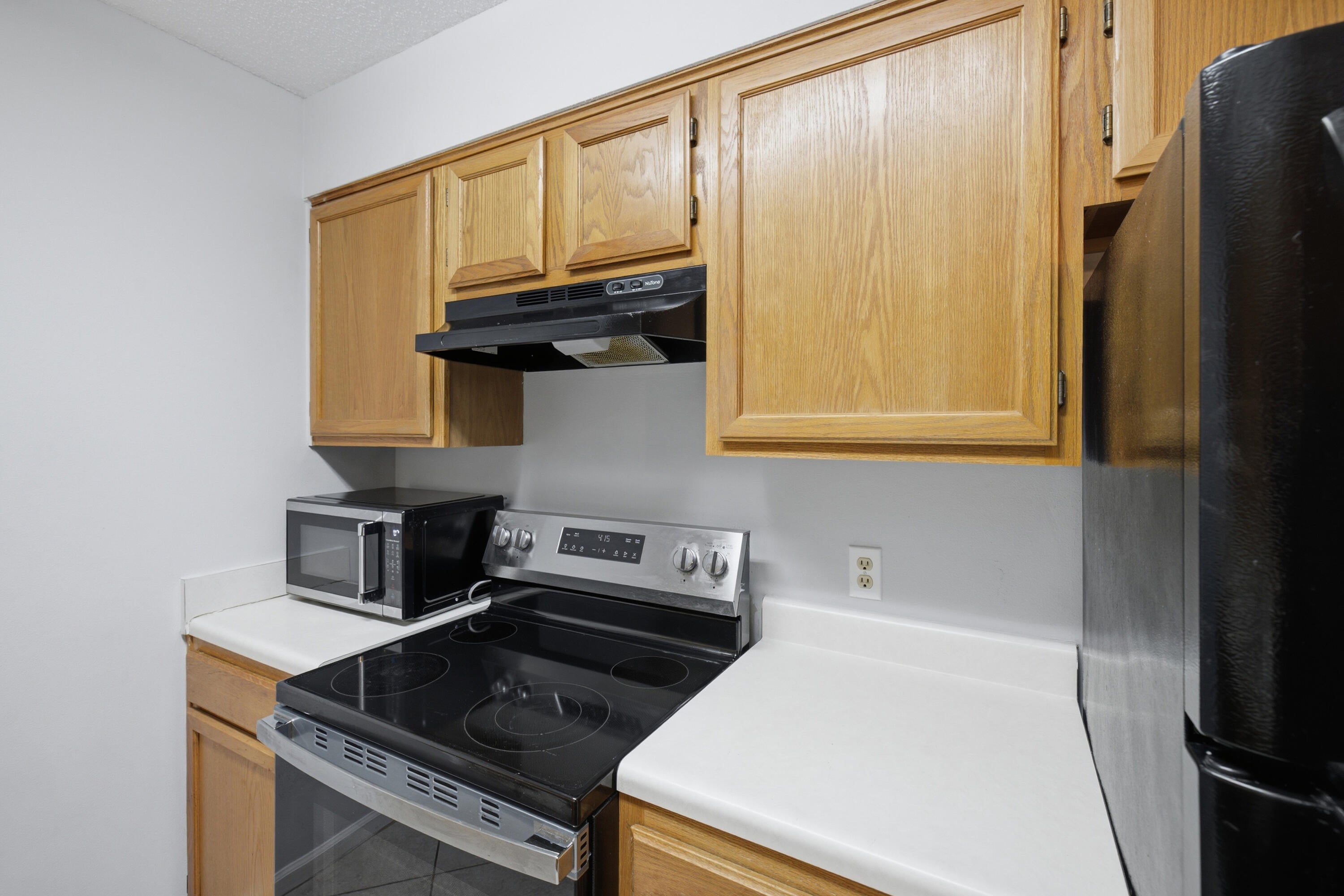 POINTE OF VIEW CONDO - Residential Lease