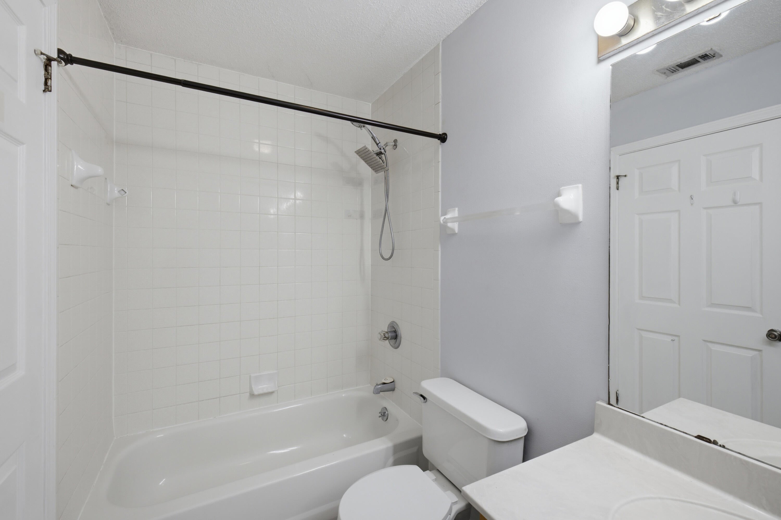 POINTE OF VIEW CONDO - Residential Lease