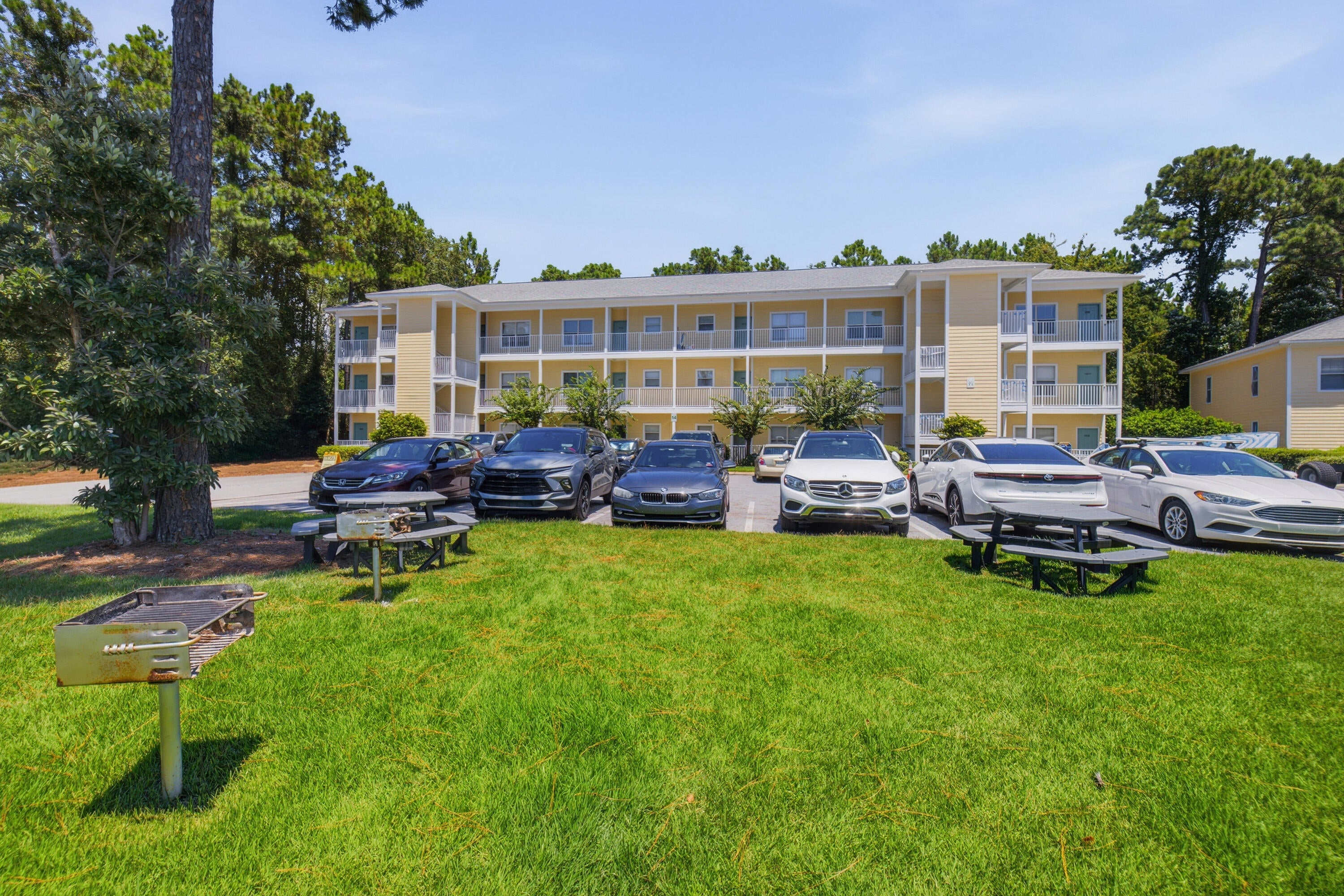 POINTE OF VIEW CONDO - Residential Lease
