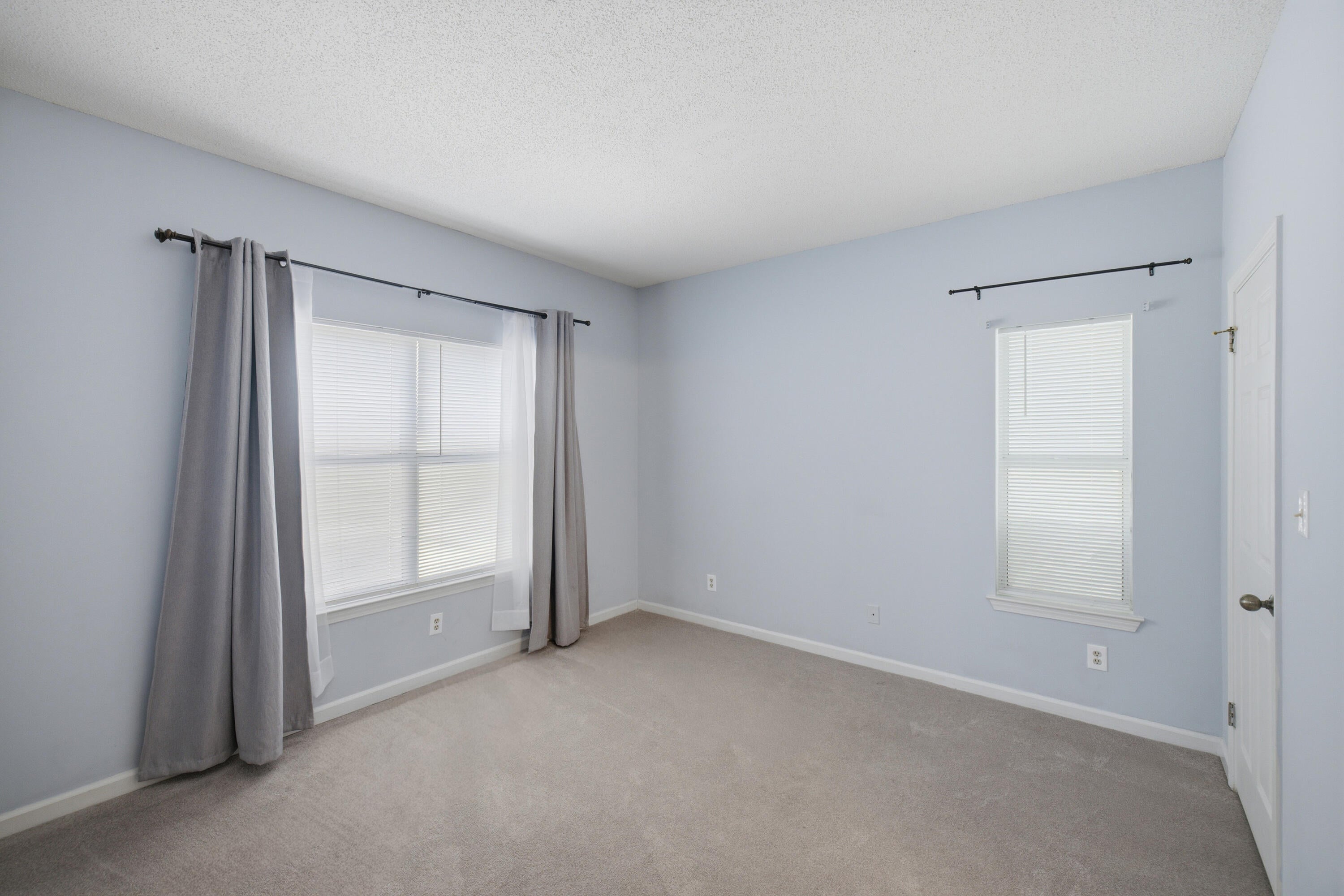 POINTE OF VIEW CONDO - Residential Lease