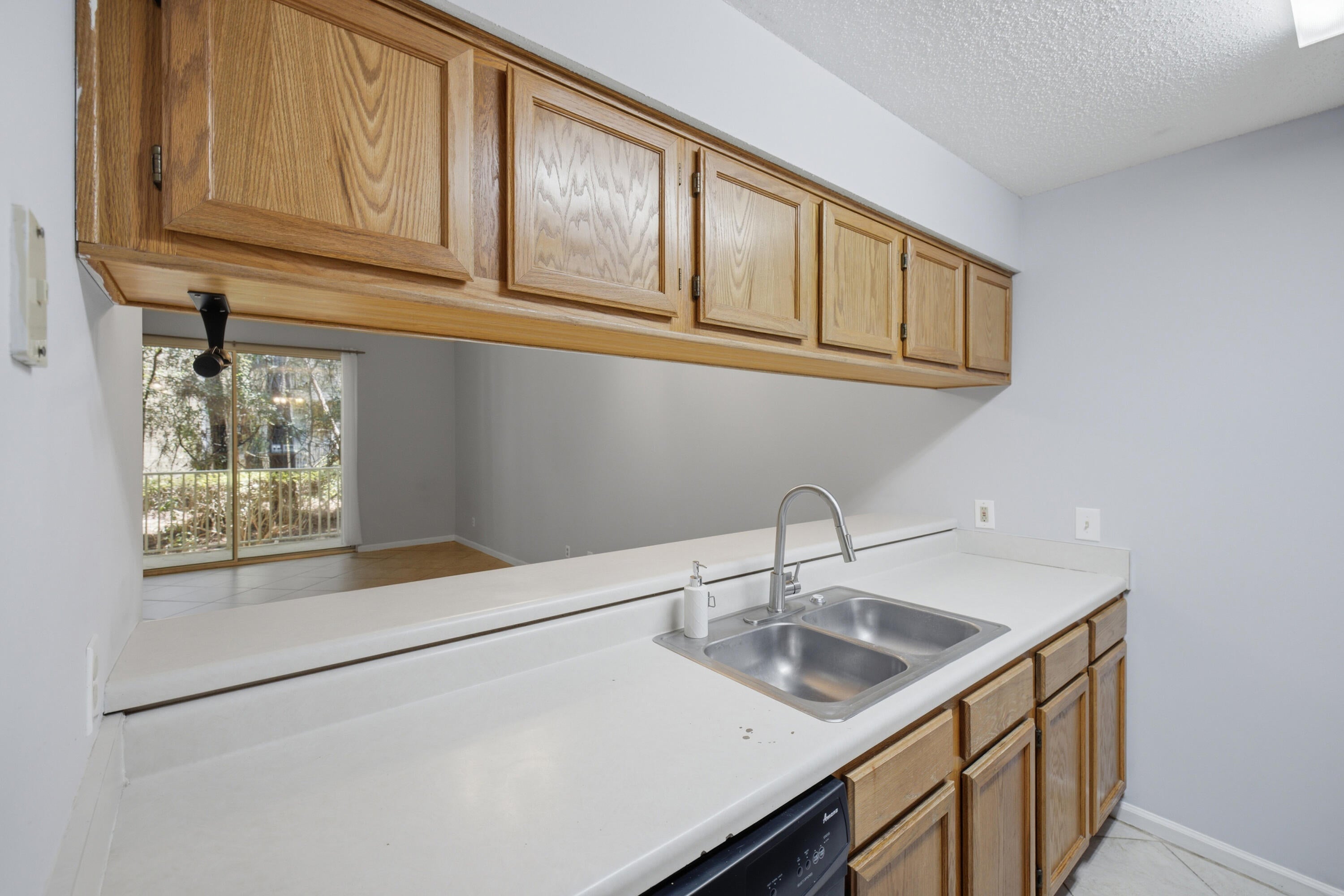 POINTE OF VIEW CONDO - Residential Lease