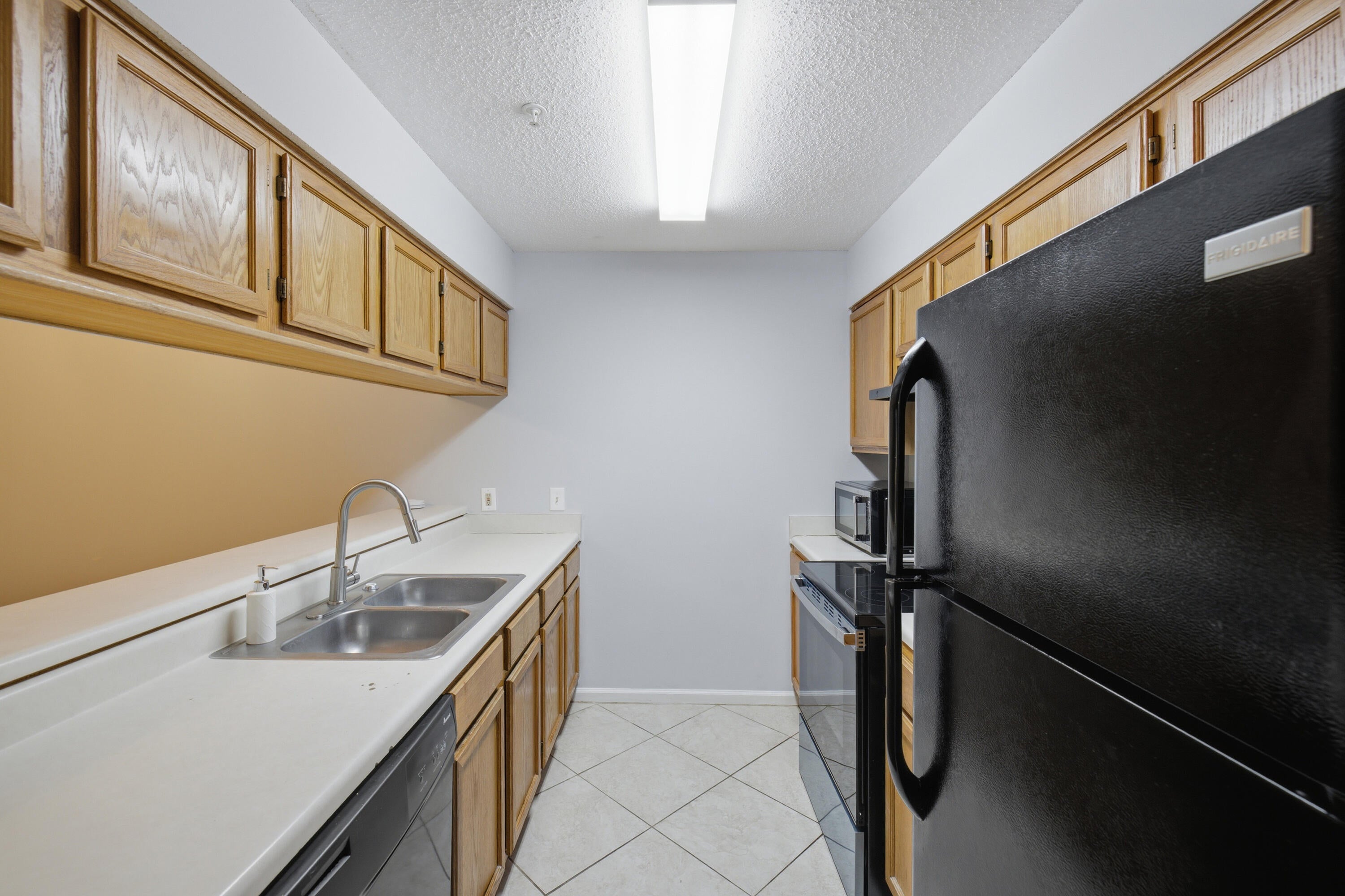 POINTE OF VIEW CONDO - Residential Lease