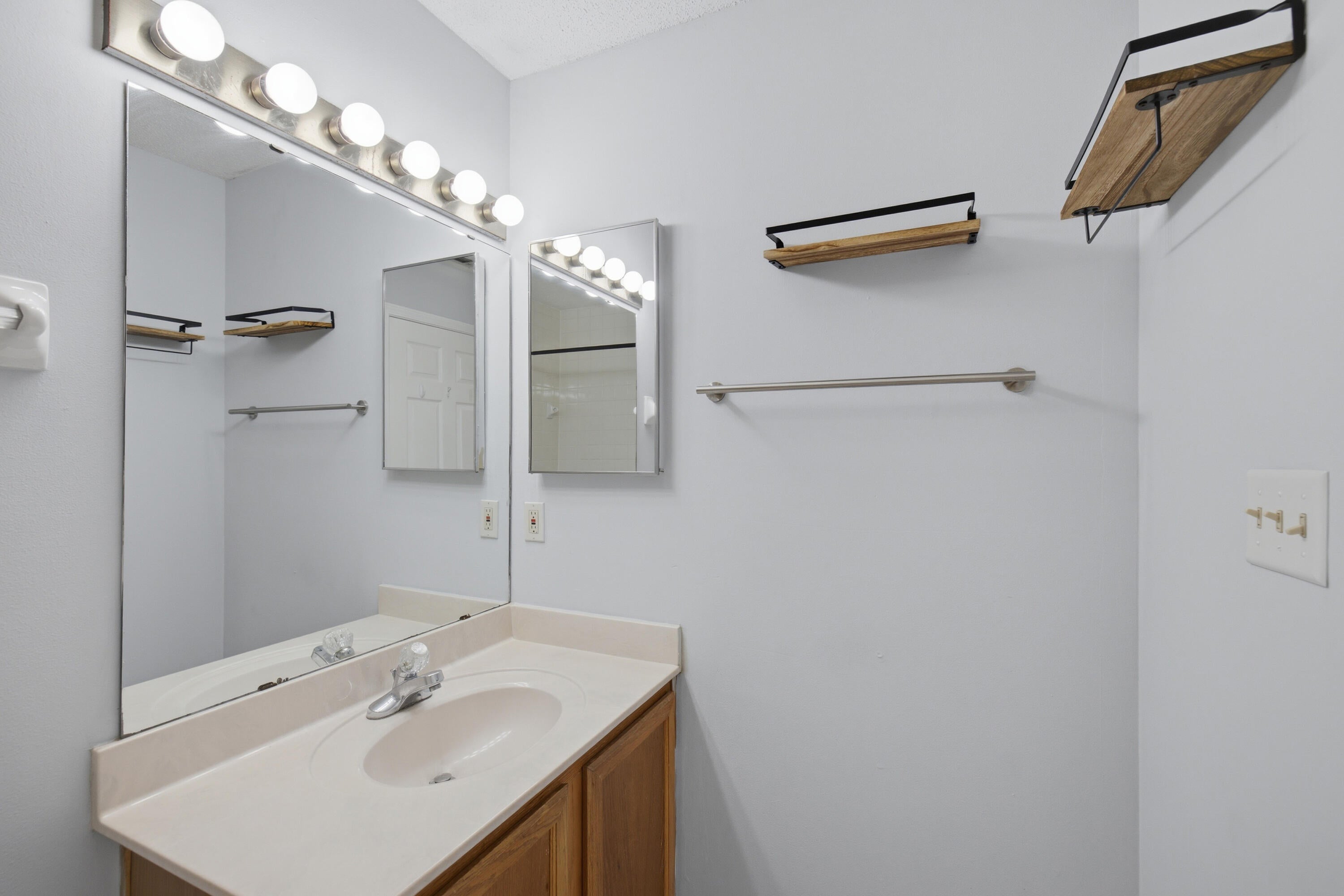 POINTE OF VIEW CONDO - Residential Lease