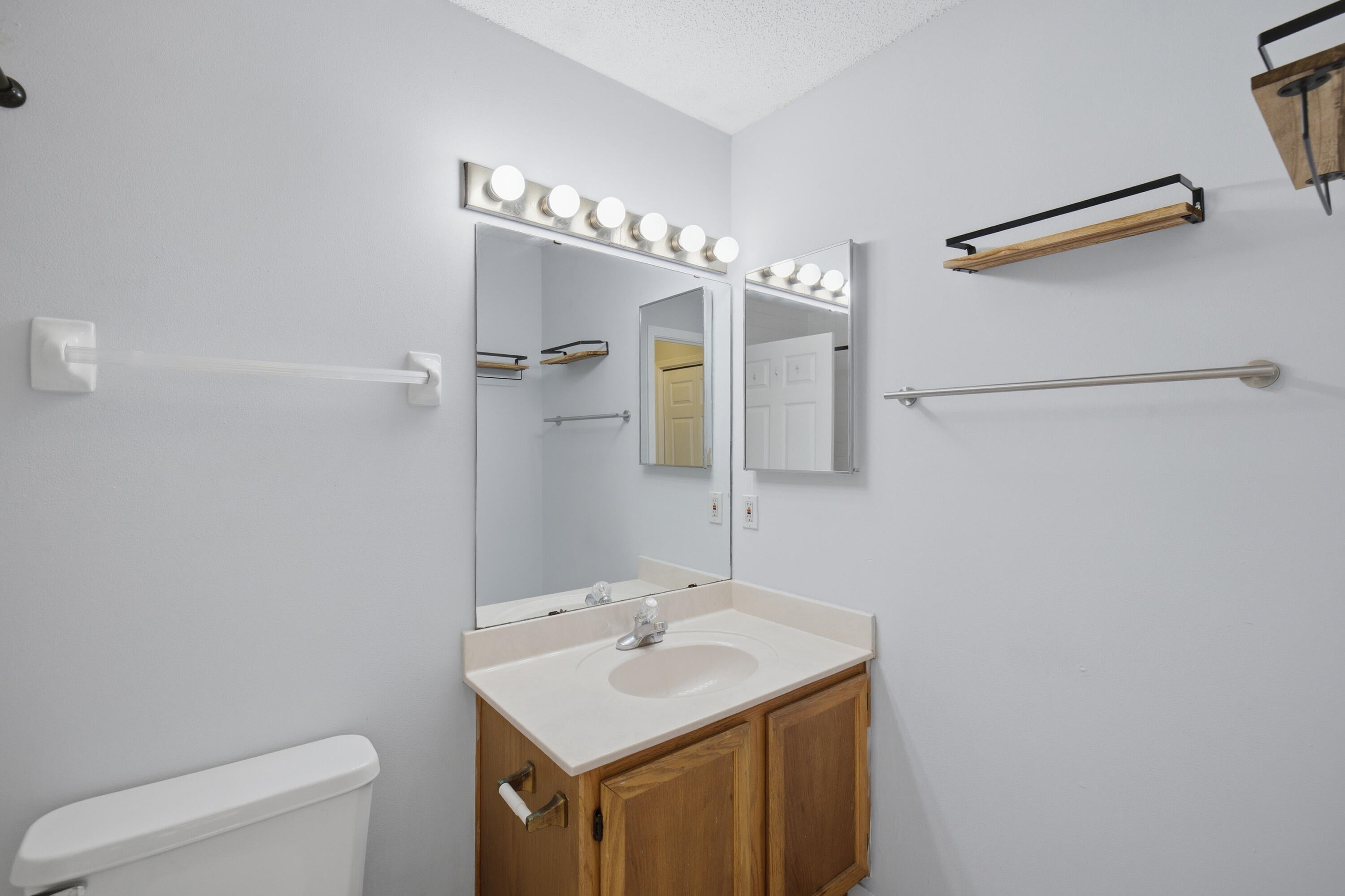 POINTE OF VIEW CONDO - Residential Lease