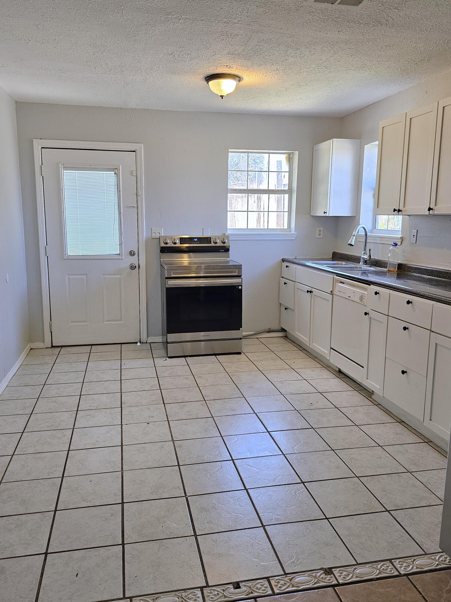 BAYWOOD SHORE ESTATES UNIT 2 - Residential