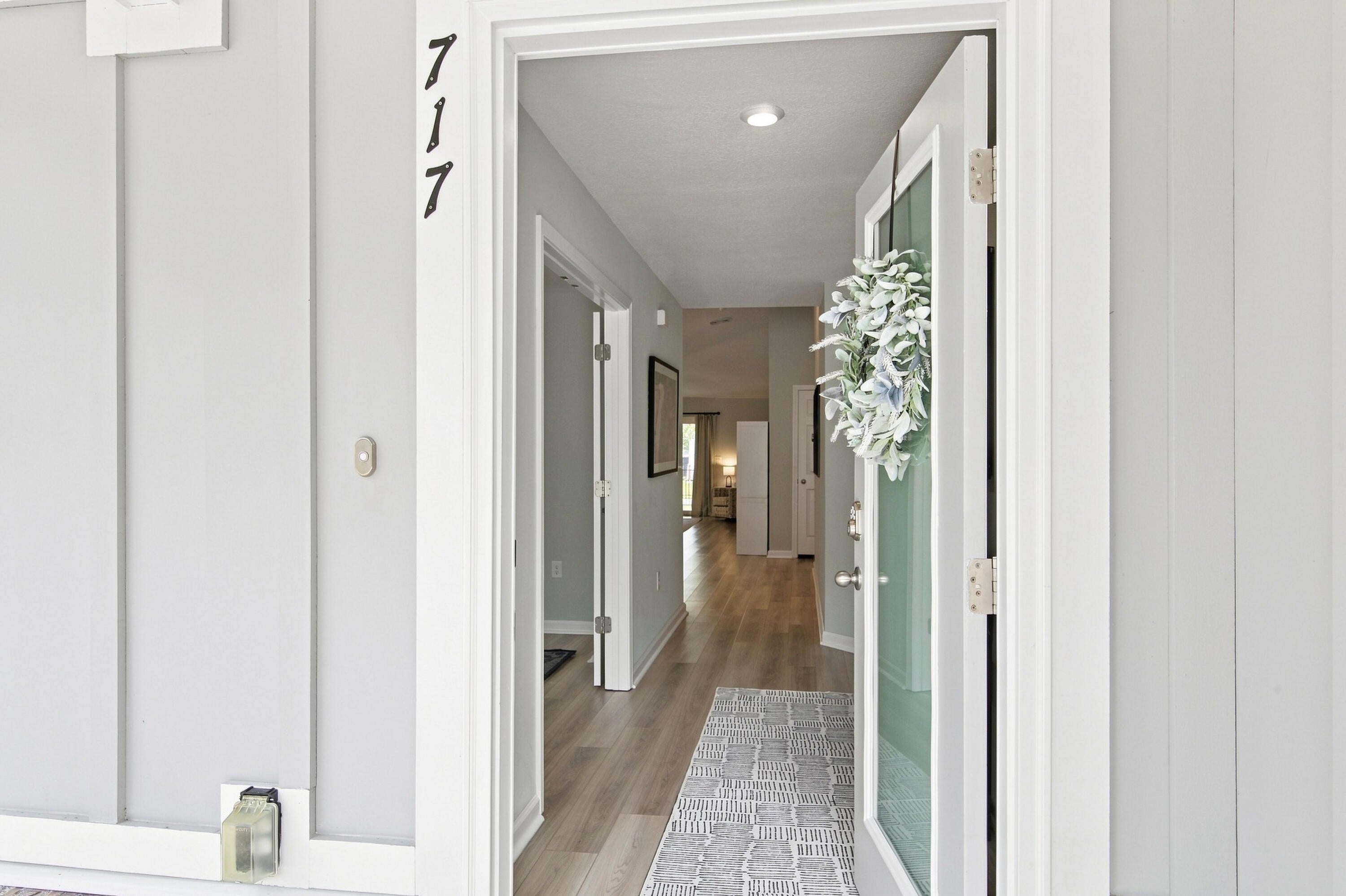 RIVERWALK - Residential